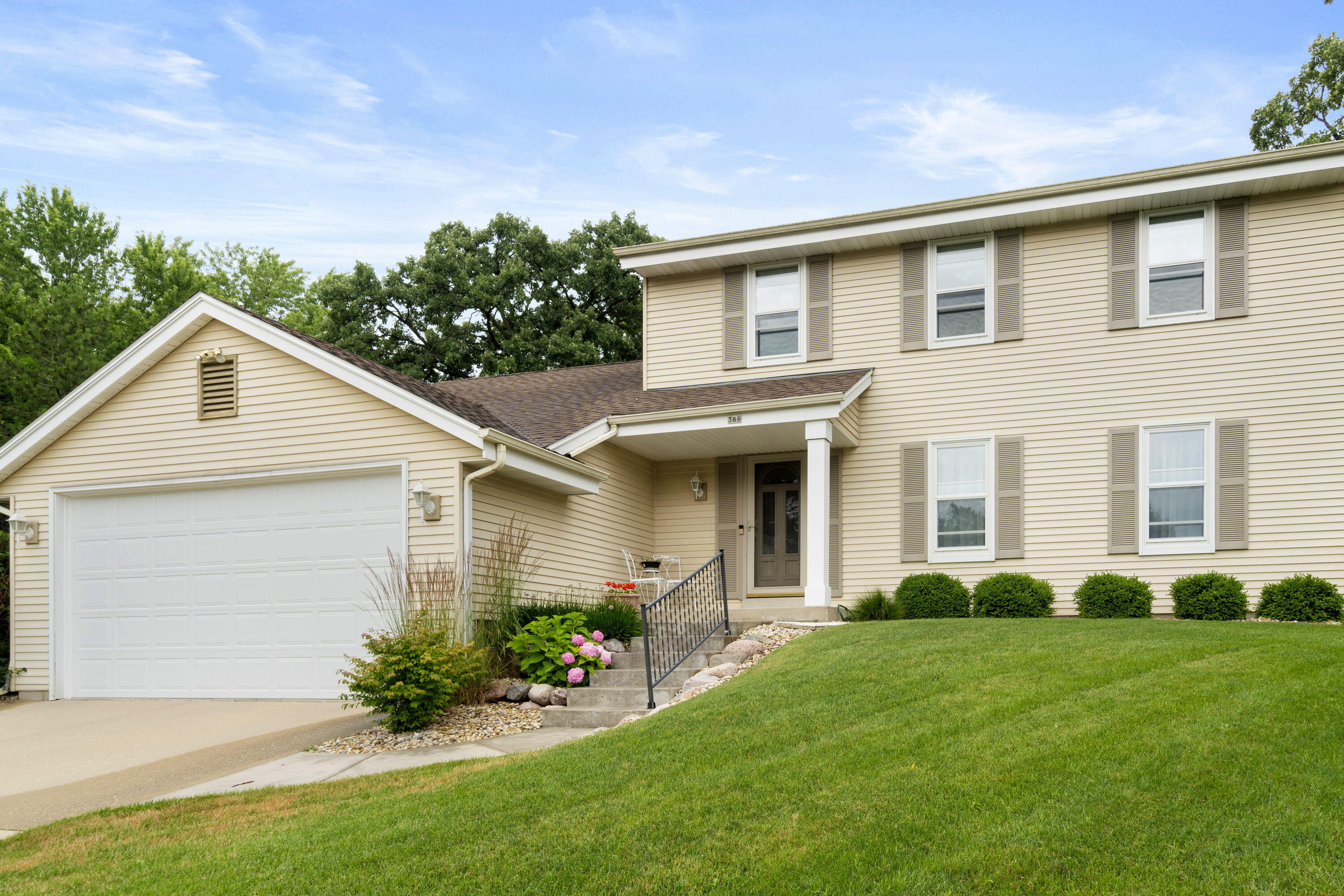 386 Dale Dr, Burlington