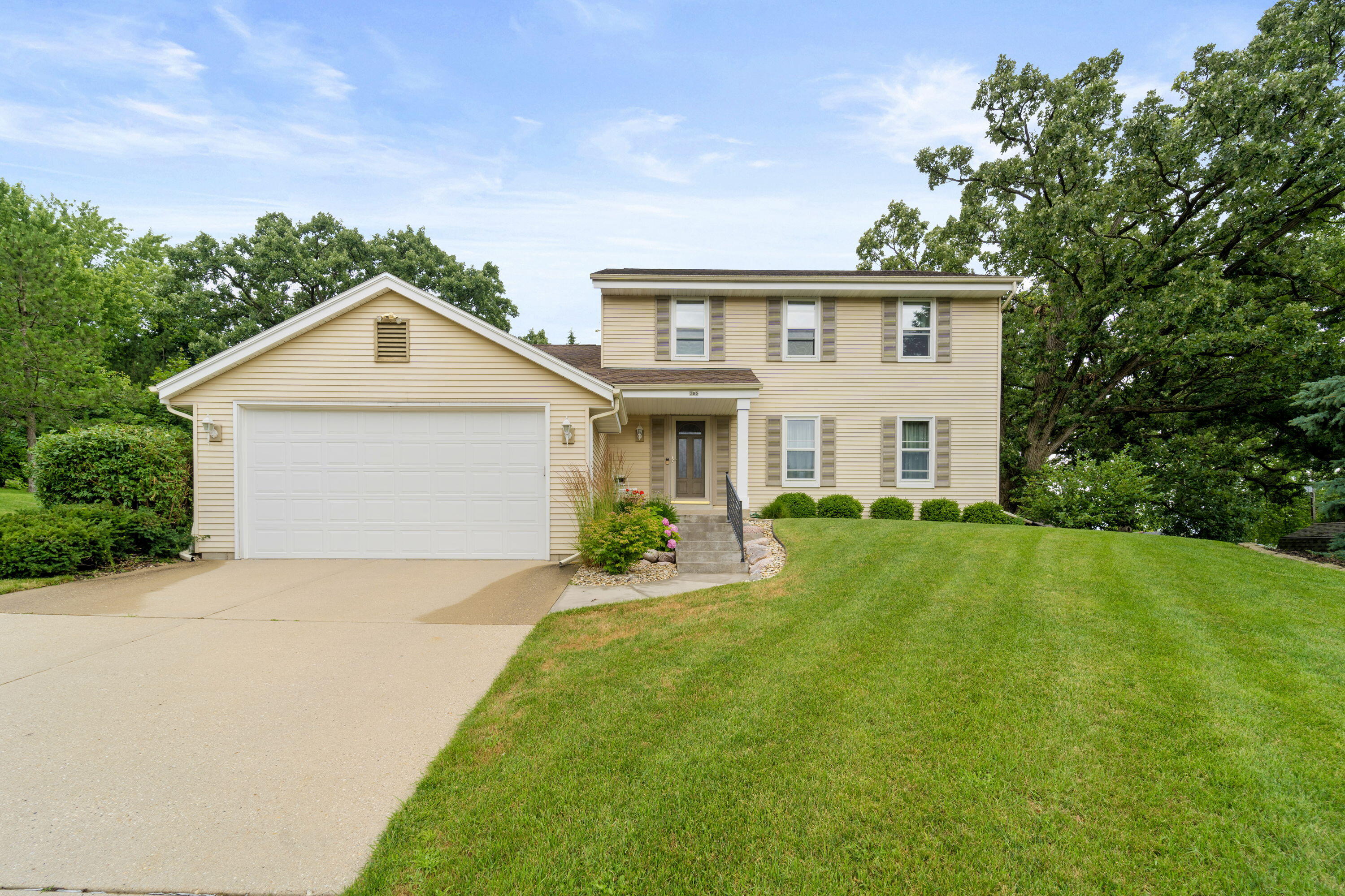 386 Dale Dr, Burlington