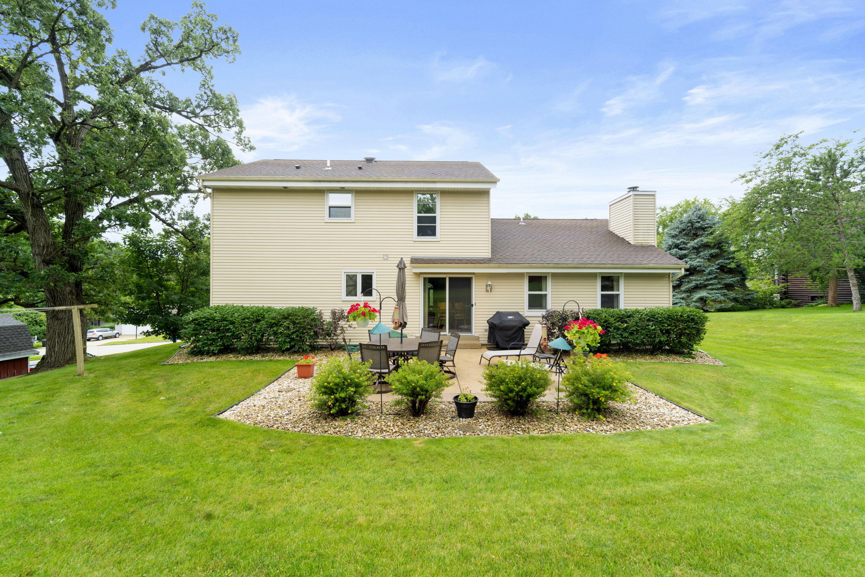 386 Dale Dr, Burlington