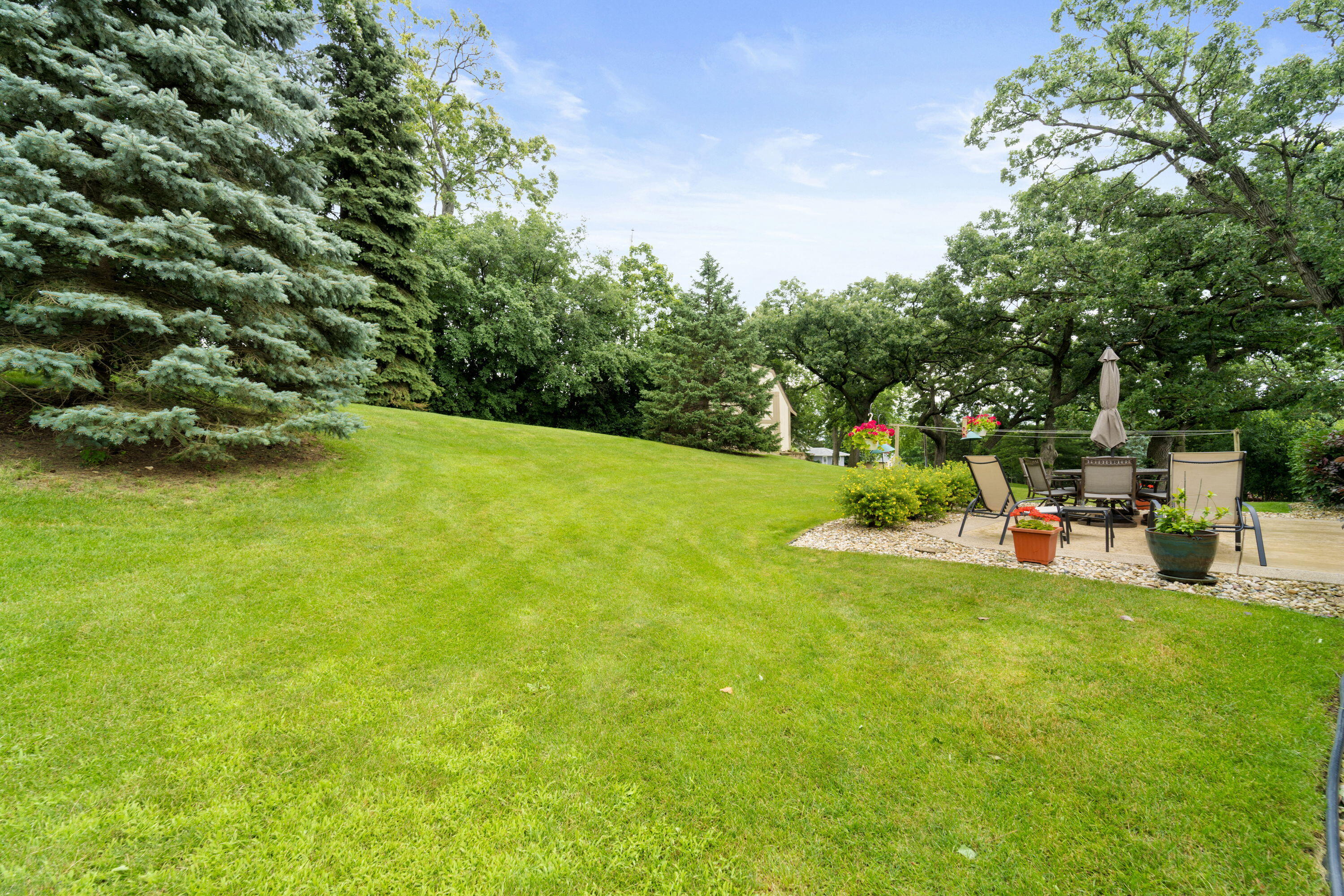 386 Dale Dr, Burlington