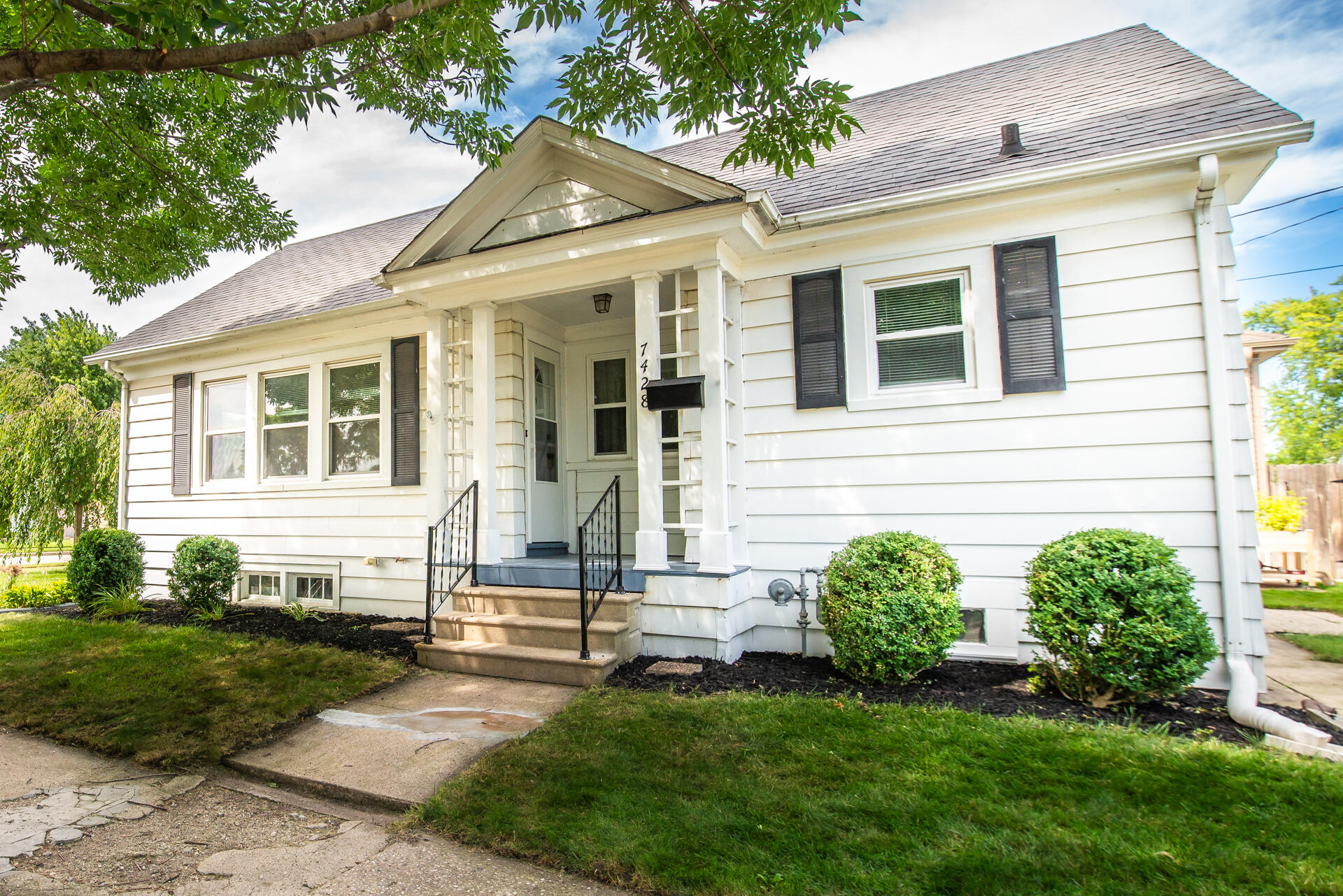 7428 34 Ave, Kenosha