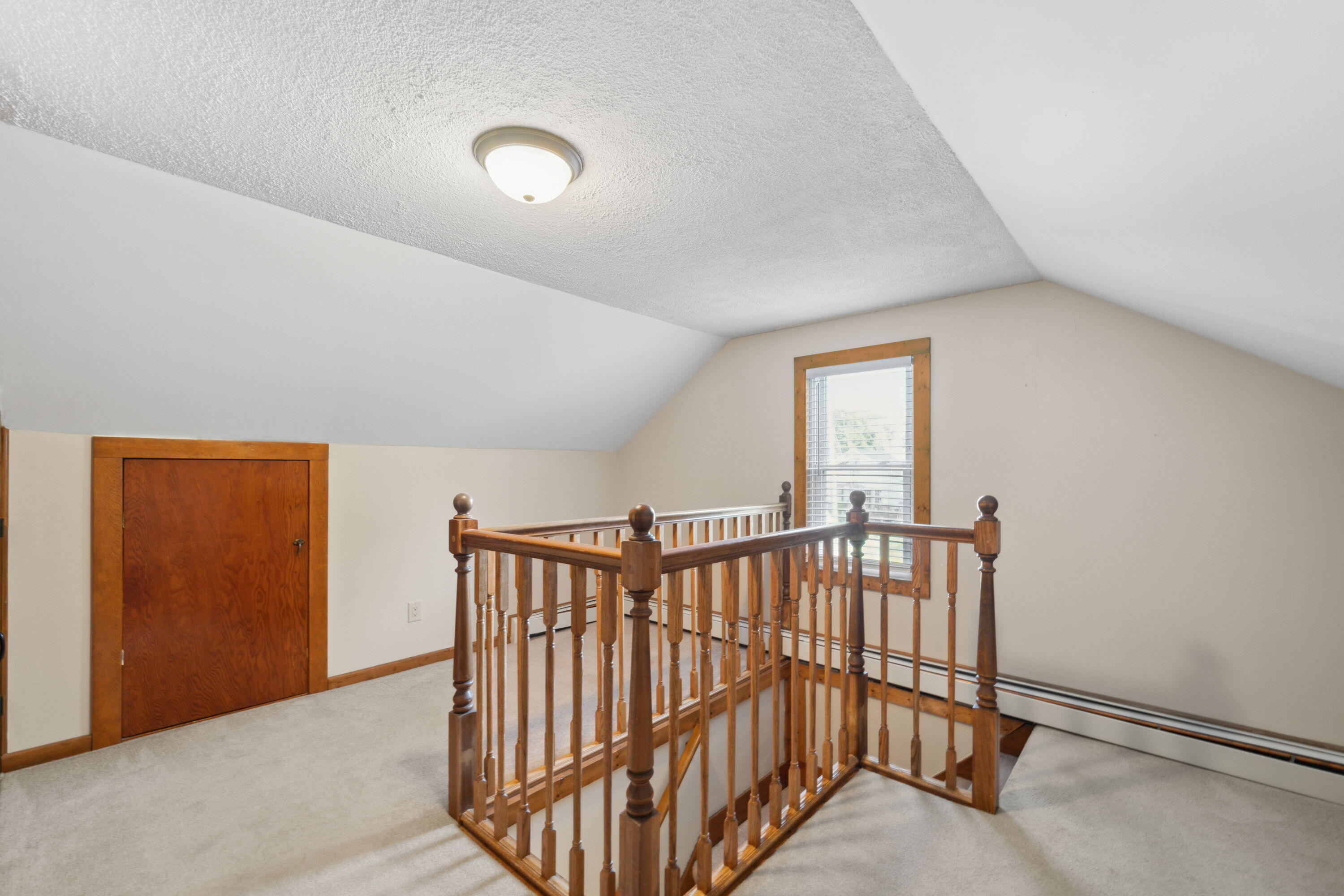 416 Orchard St, Burlington
