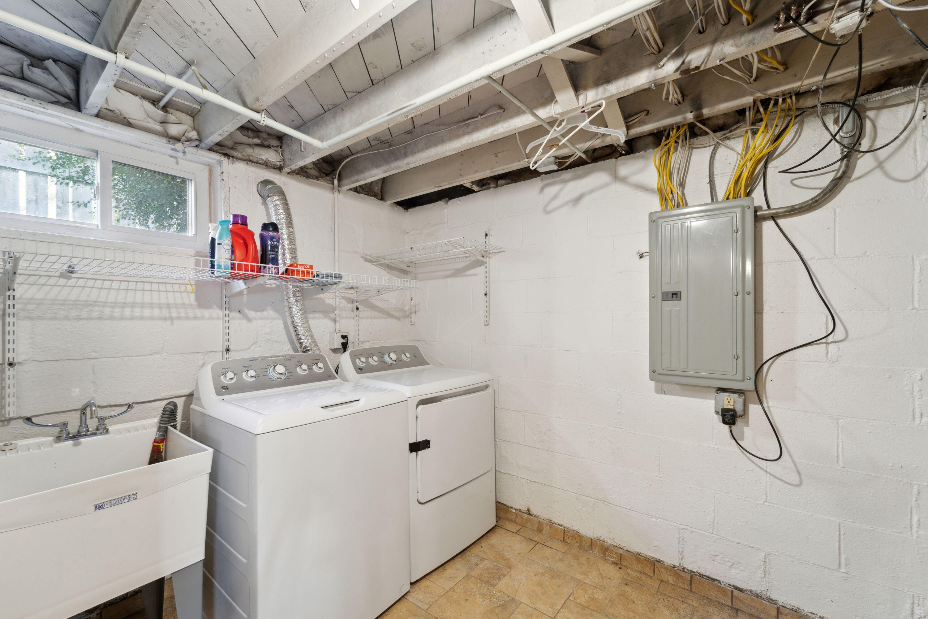 416 Orchard St, Burlington