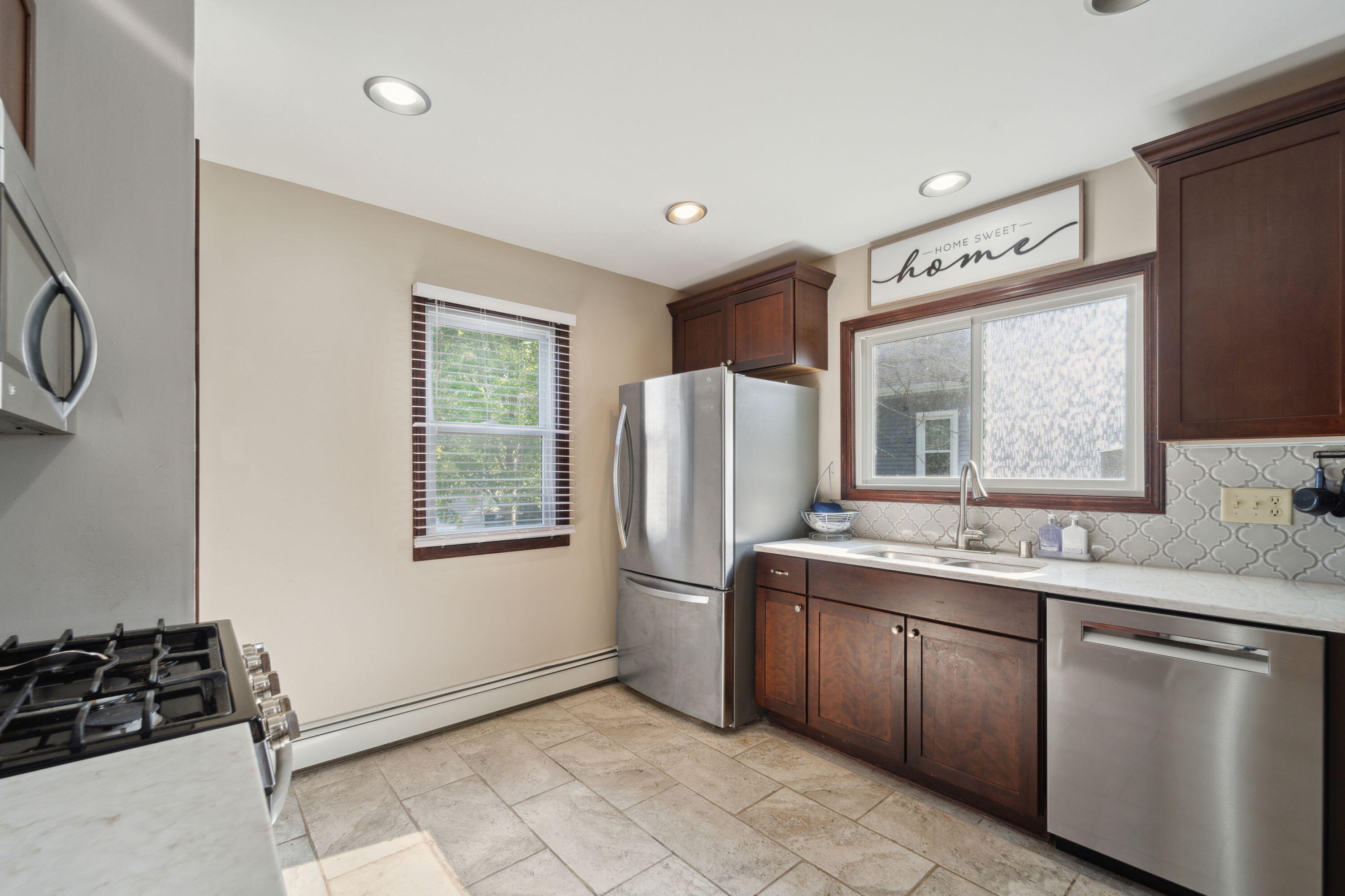 416 Orchard St, Burlington