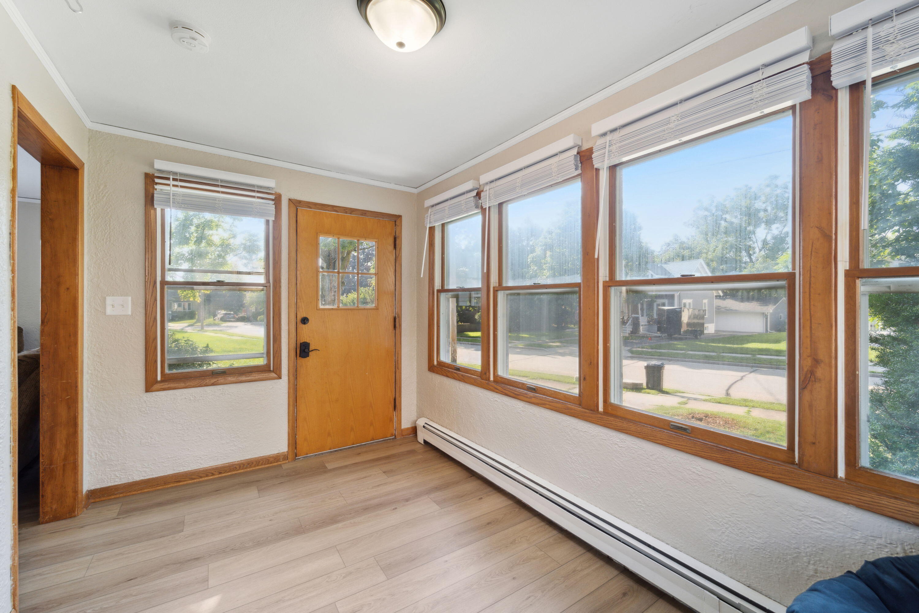 416 Orchard St, Burlington