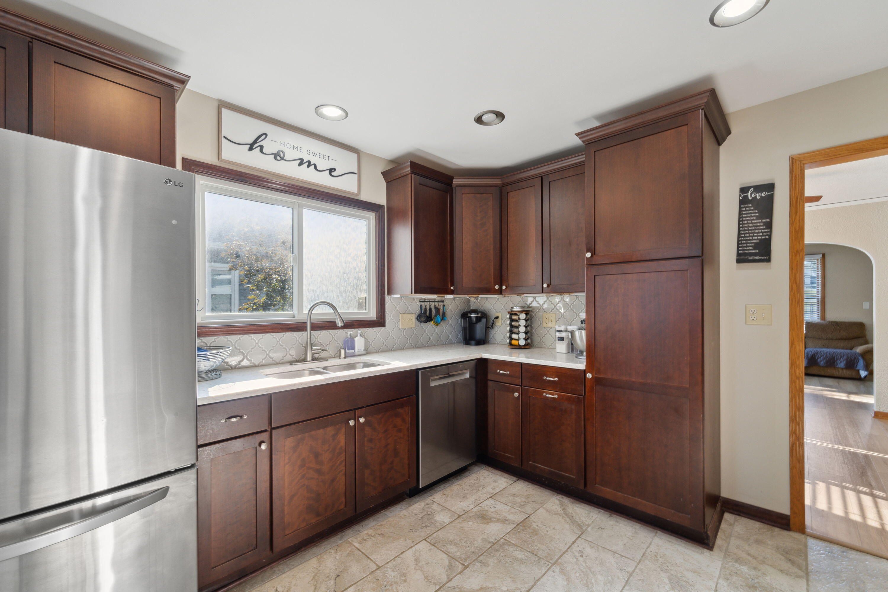 416 Orchard St, Burlington