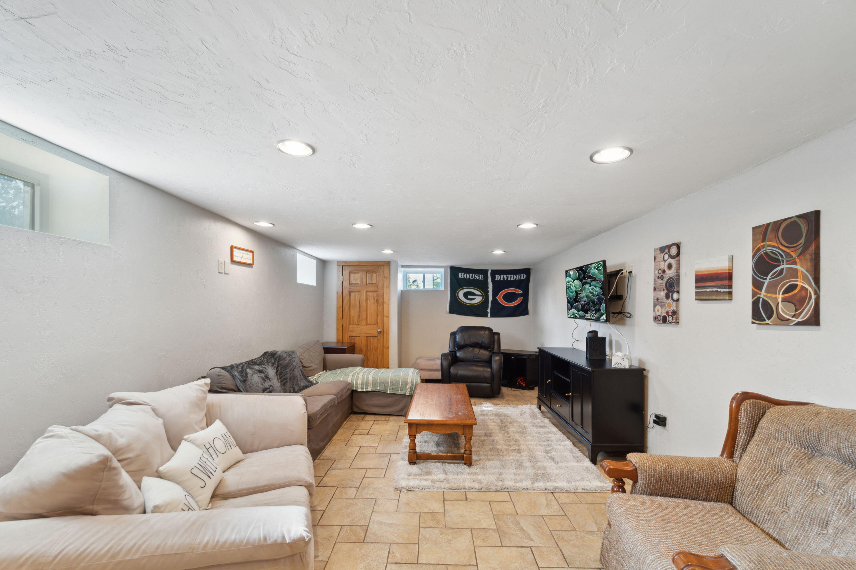 416 Orchard St, Burlington