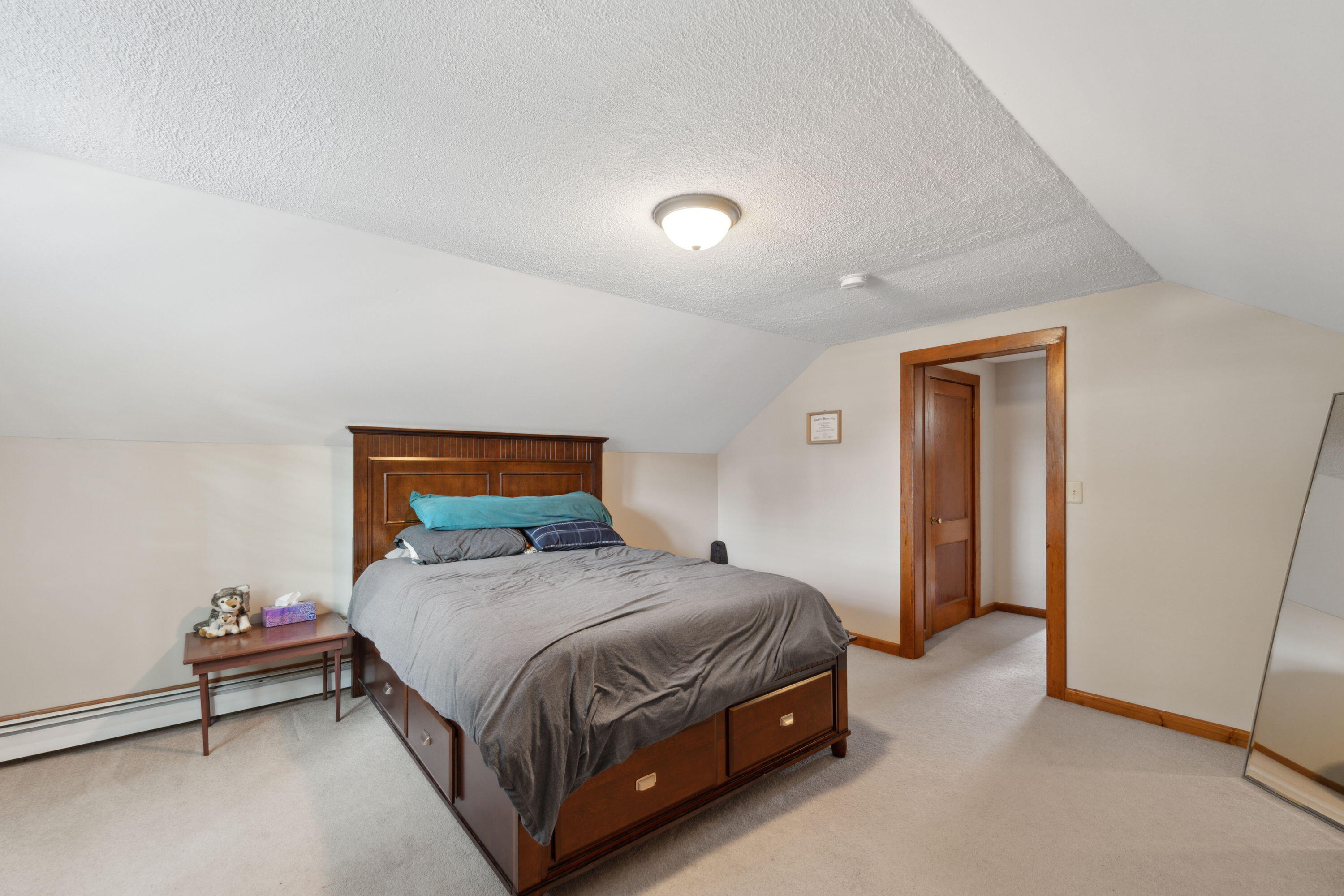 416 Orchard St, Burlington