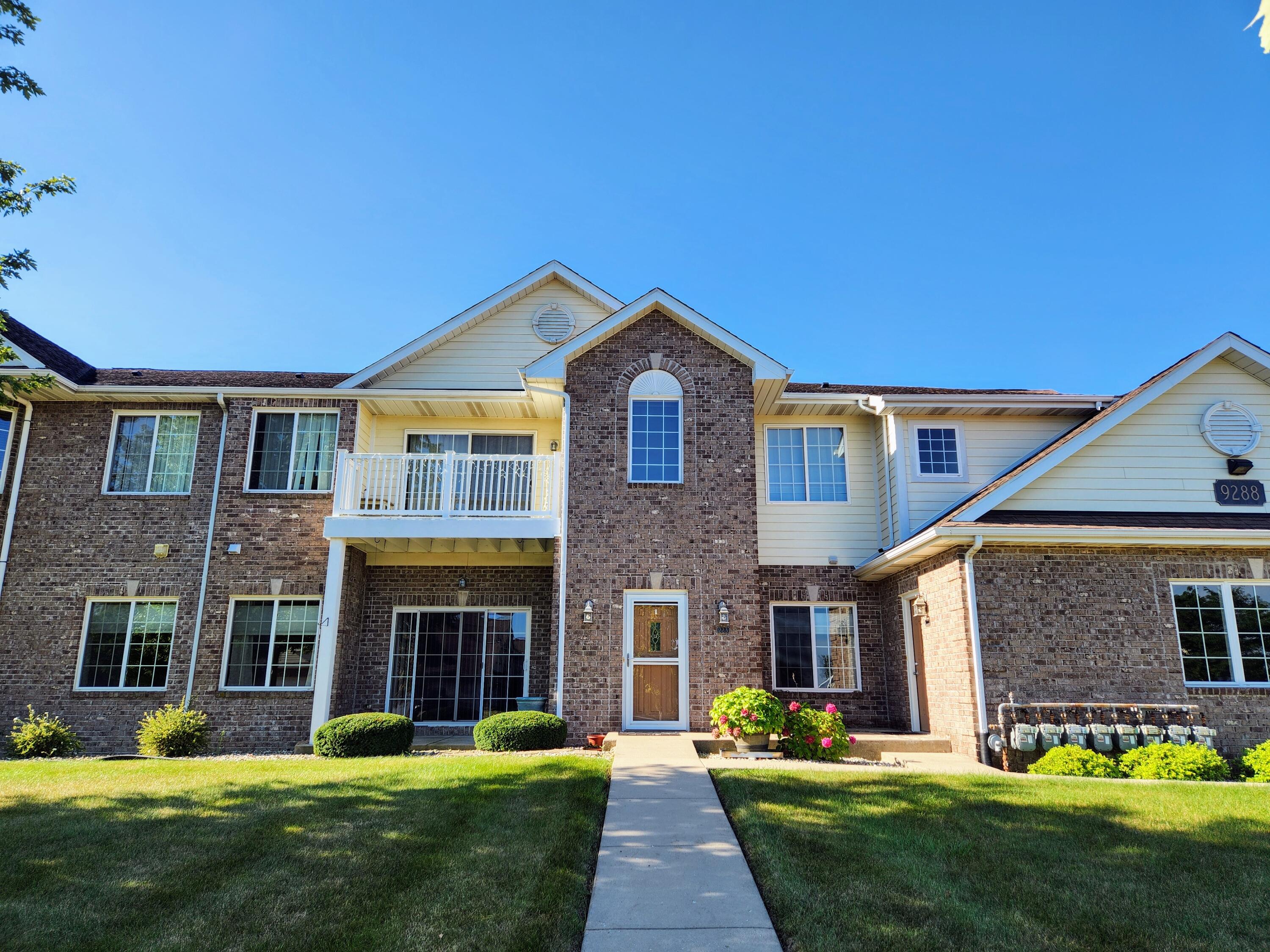 9288 Creekside Cir, 223, Pleasant Prairie