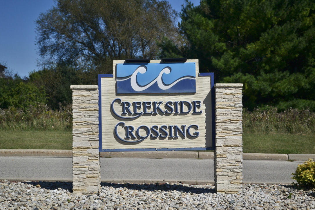 9288 Creekside Cir, 223, Pleasant Prairie
