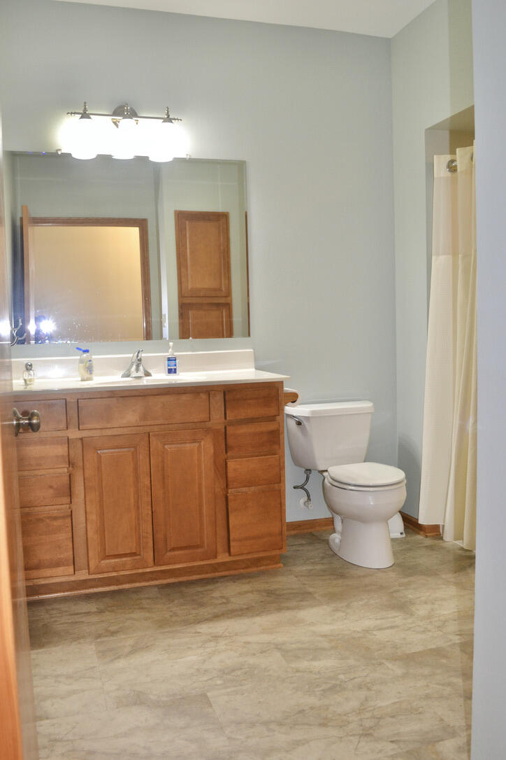 9288 Creekside Cir, 223, Pleasant Prairie