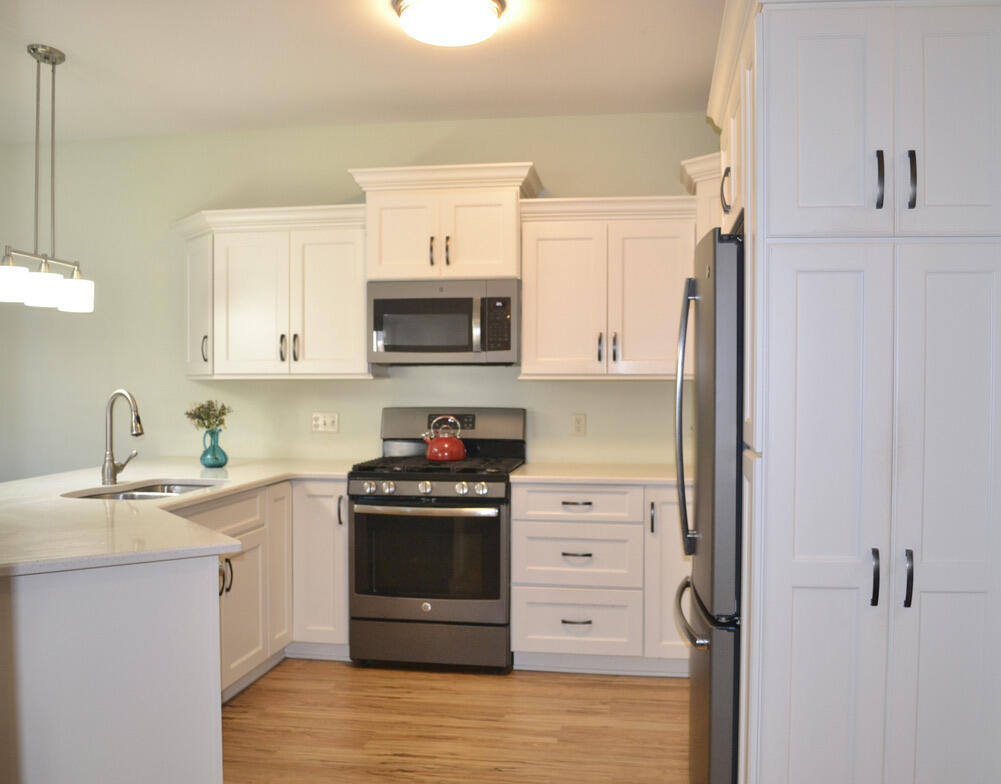 9288 Creekside Cir, 223, Pleasant Prairie