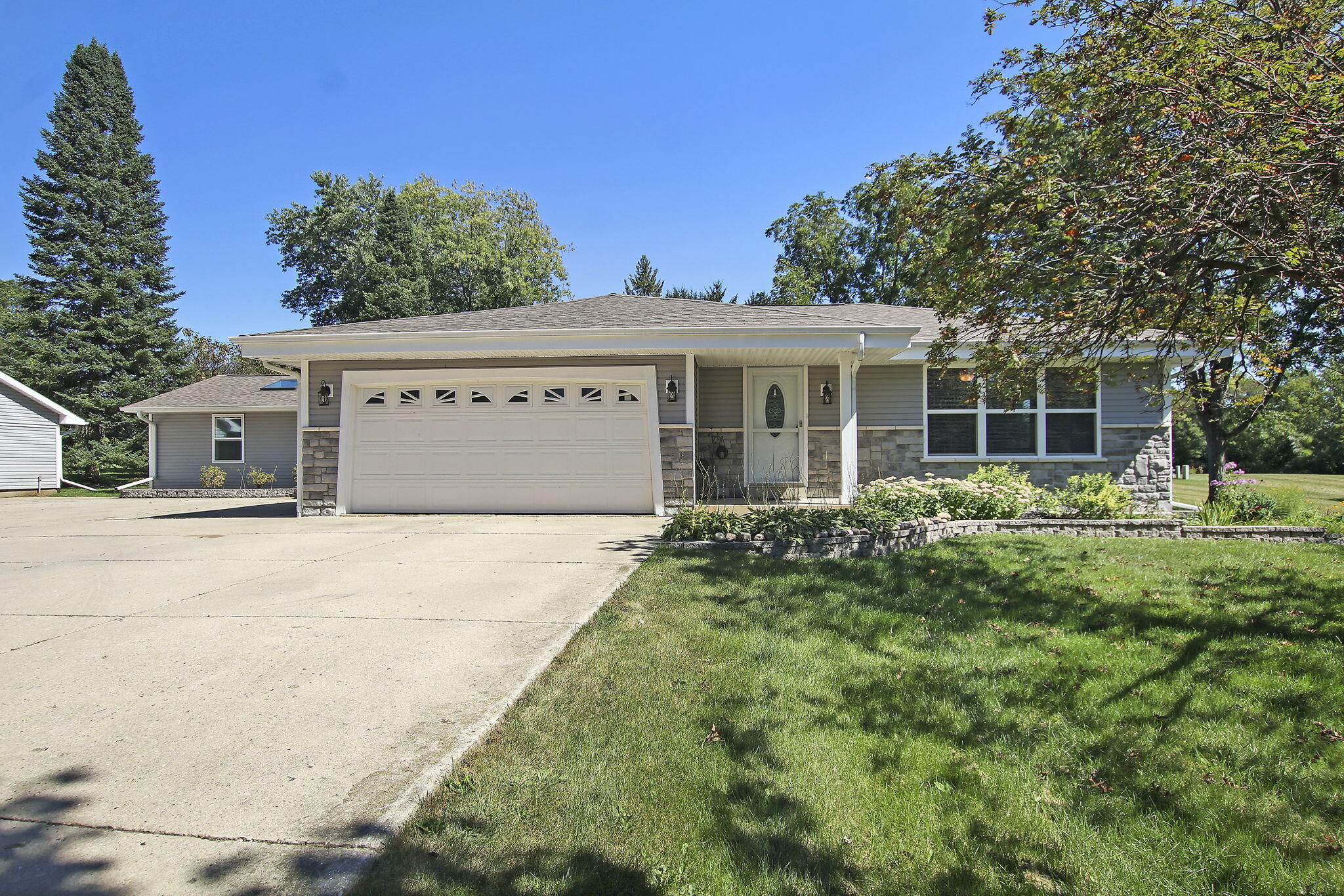 31419 Hickory Hollow Rd, Waterford