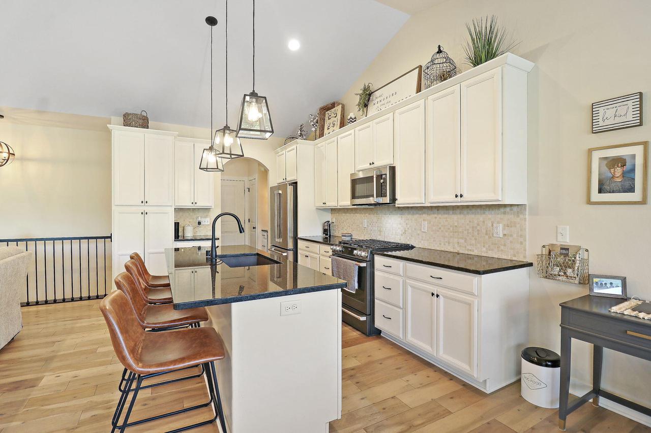 1540 Serena LANE