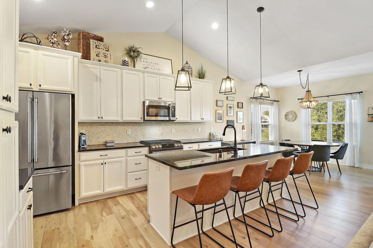 1540 Serena LANE