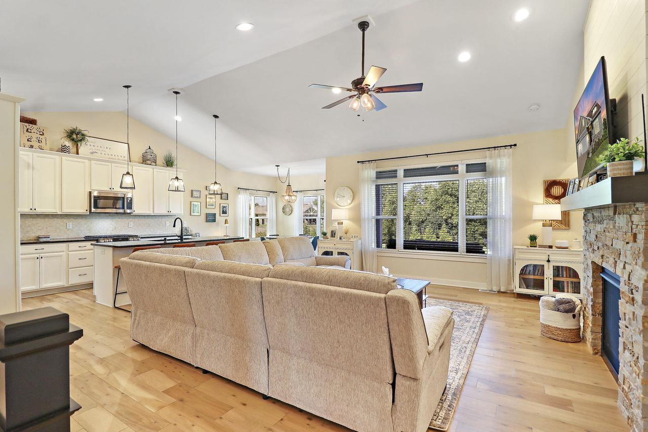 1540 Serena LANE