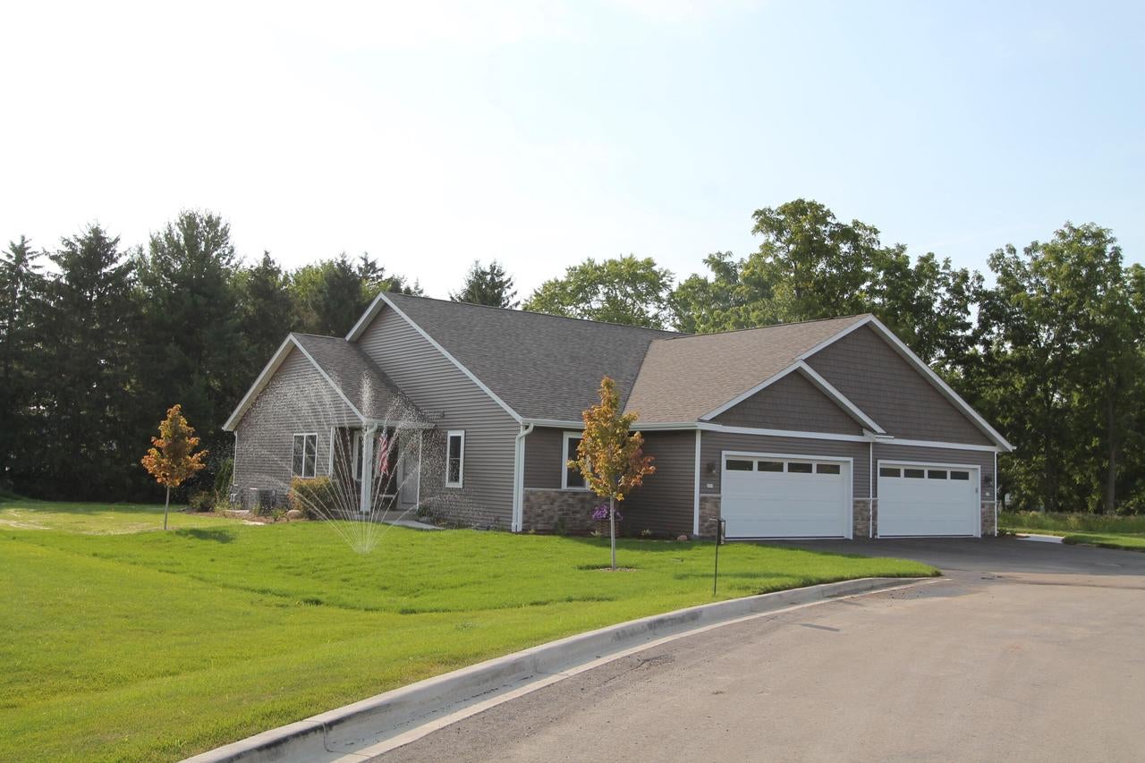 311 N Trailview CIRCLE