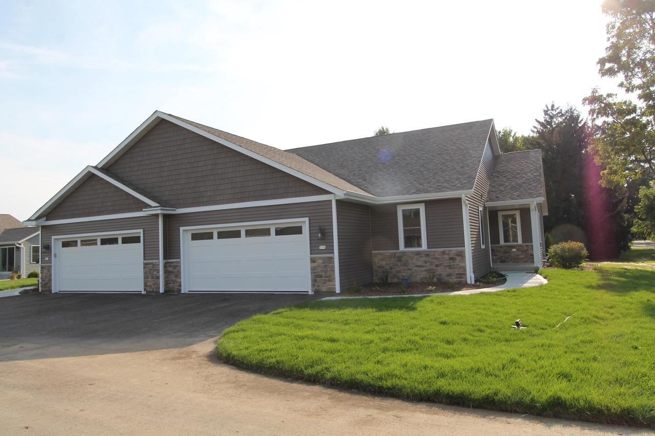 311 N Trailview CIRCLE