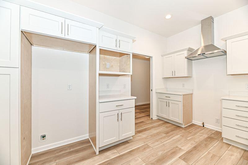 311 N Trailview CIRCLE