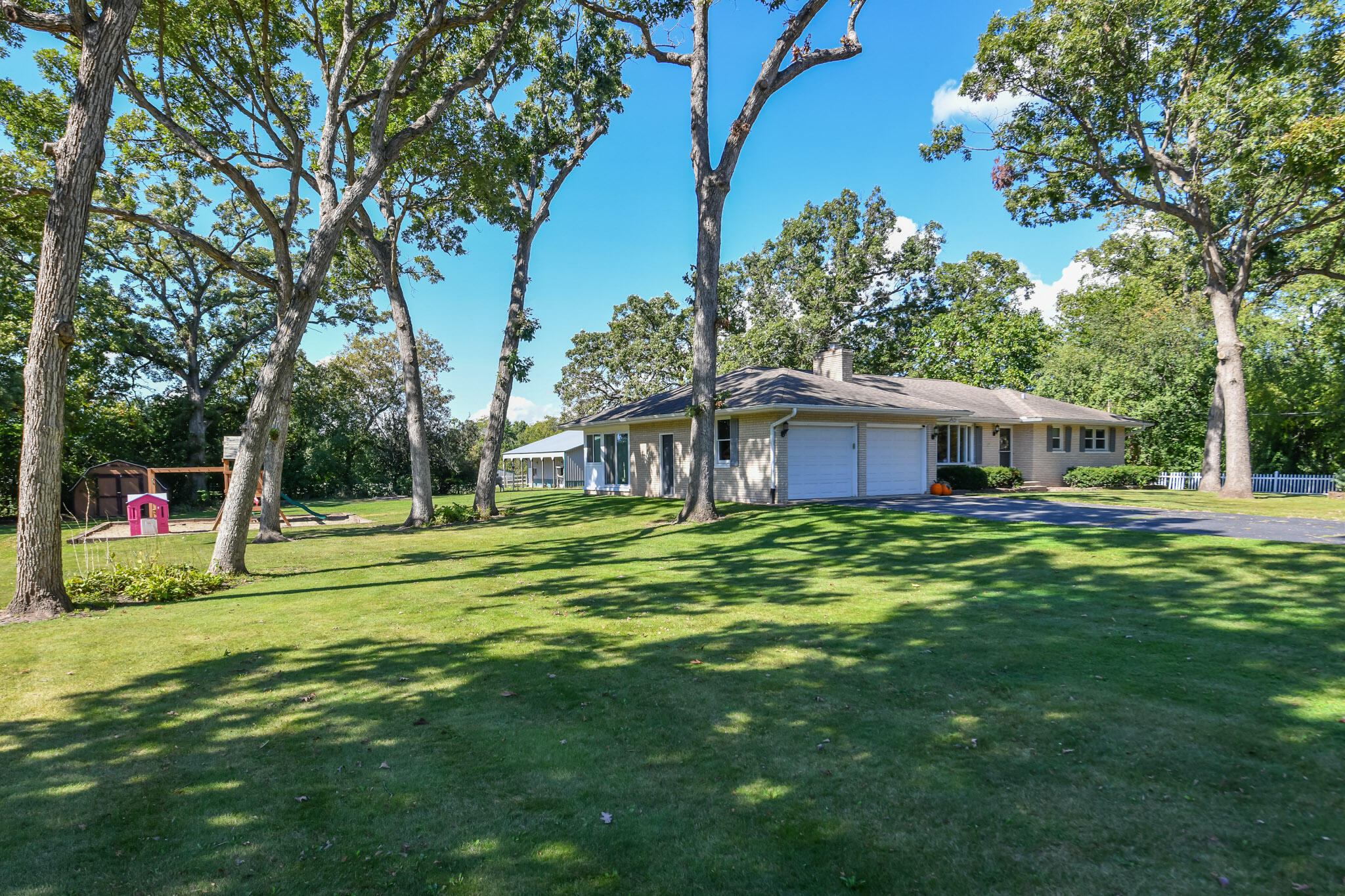 8832 Pheasant Run, Burlington