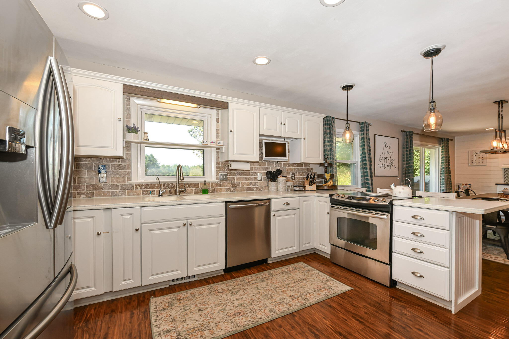8832 Pheasant Run, Burlington