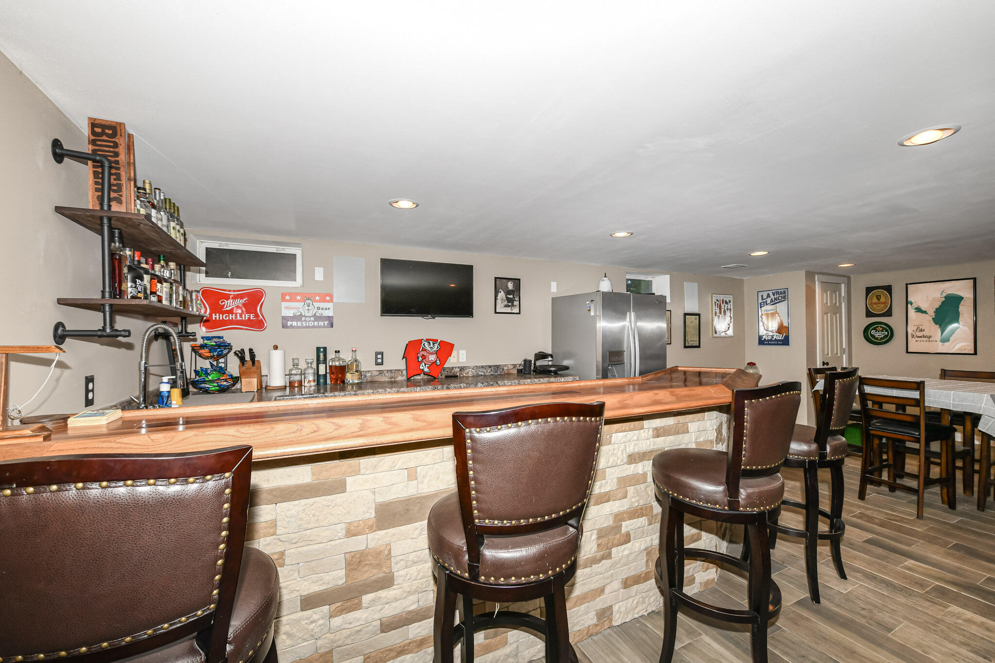 8832 Pheasant Run, Burlington