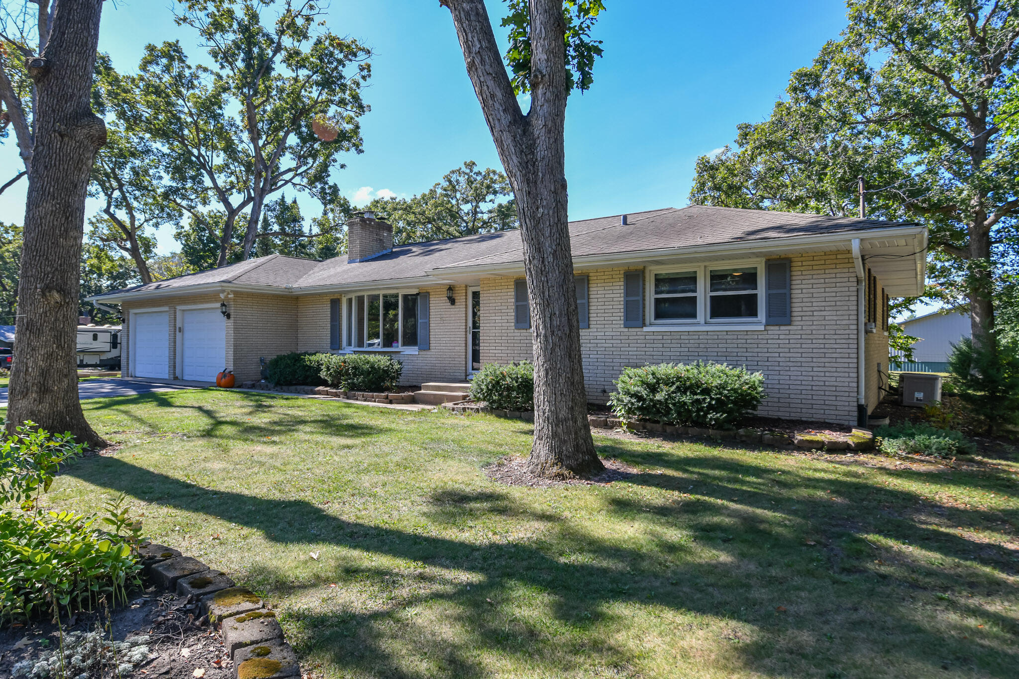8832 Pheasant Run, Burlington