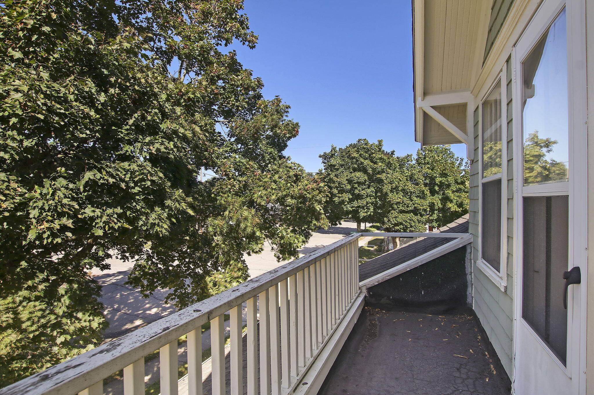 300 Henry St, Burlington