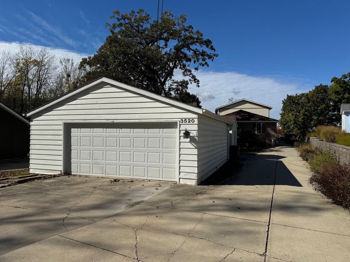 3520 Caldwell Dr, Burlington