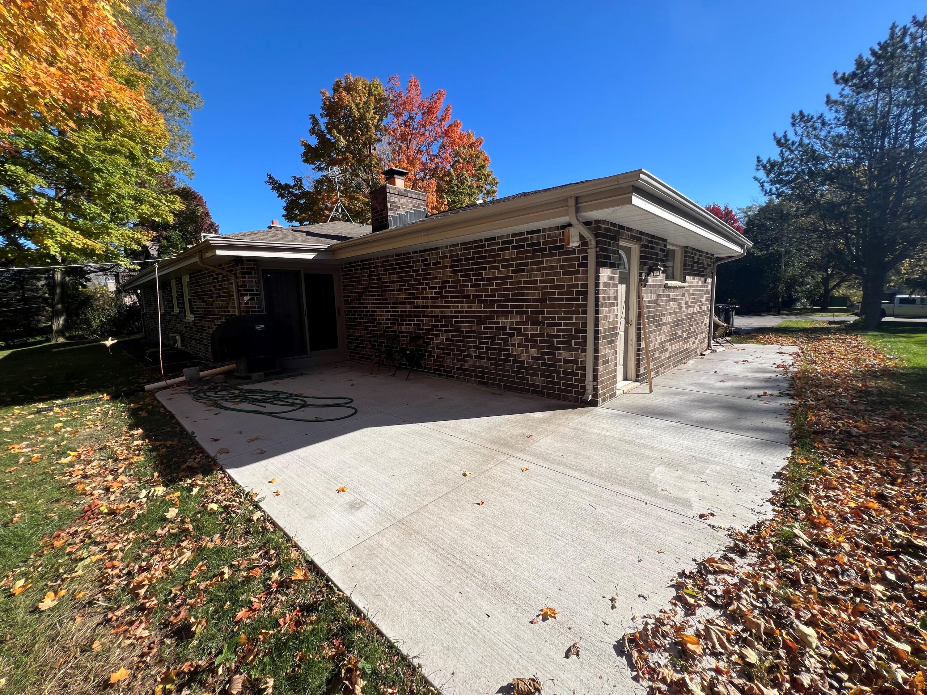 8702 Hart Dr, Norway
