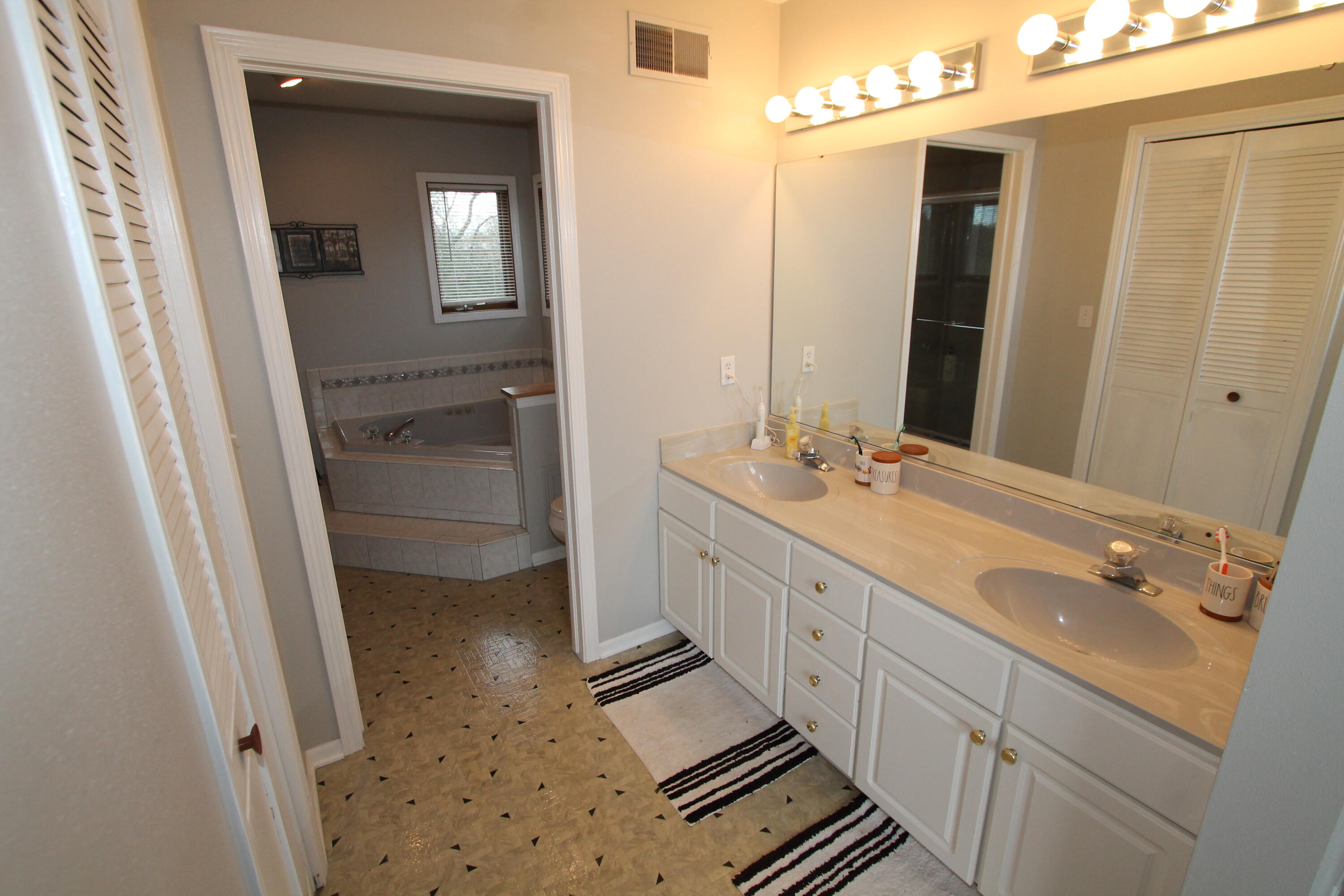 3107 Walden Way, Racine