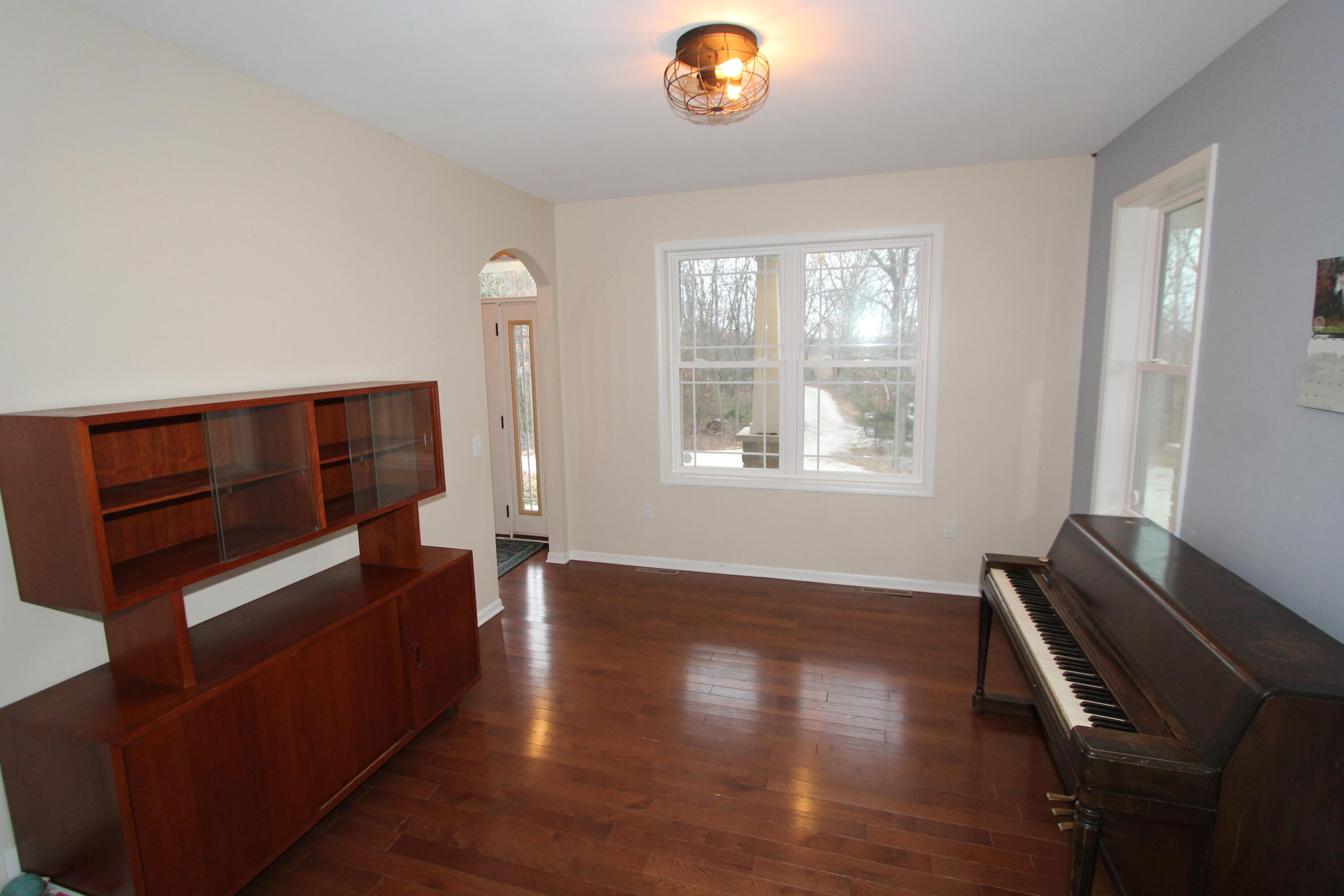 N5902 Hargraves Rd