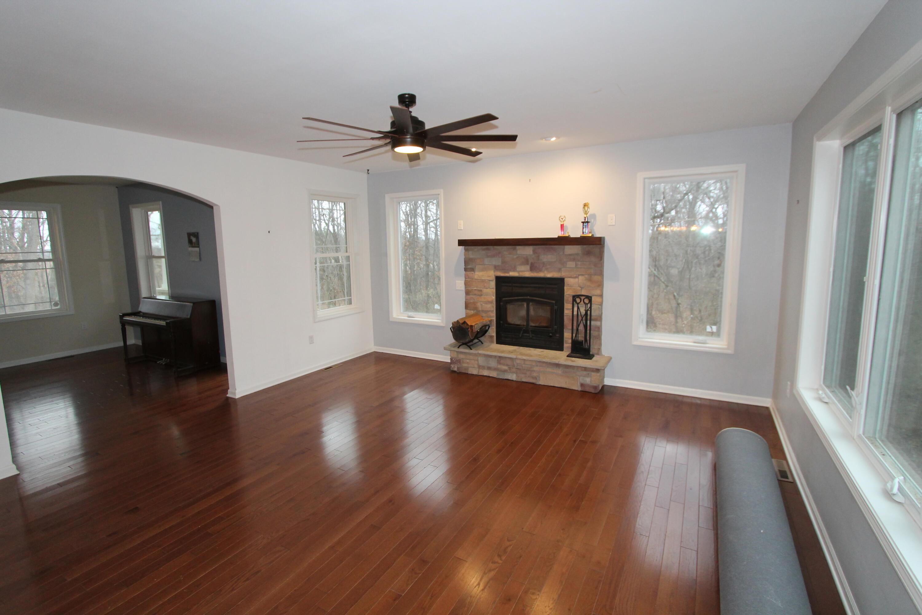 N5902 Hargraves Rd