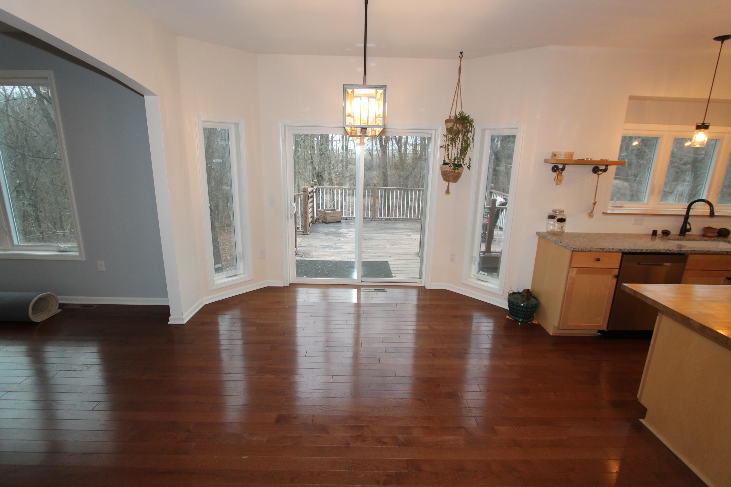 N5902 Hargraves Rd