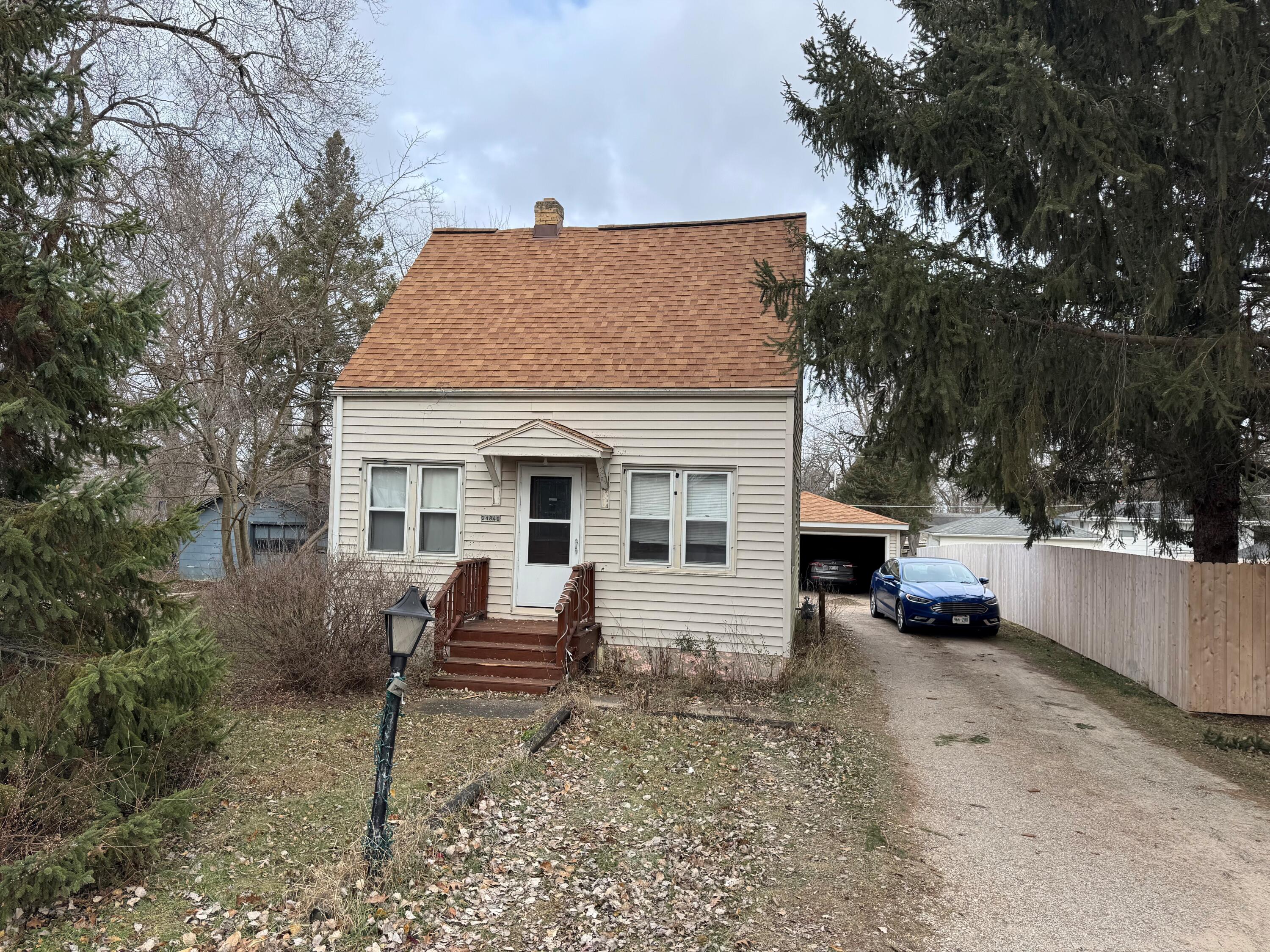 24840 Colombus St, Dover