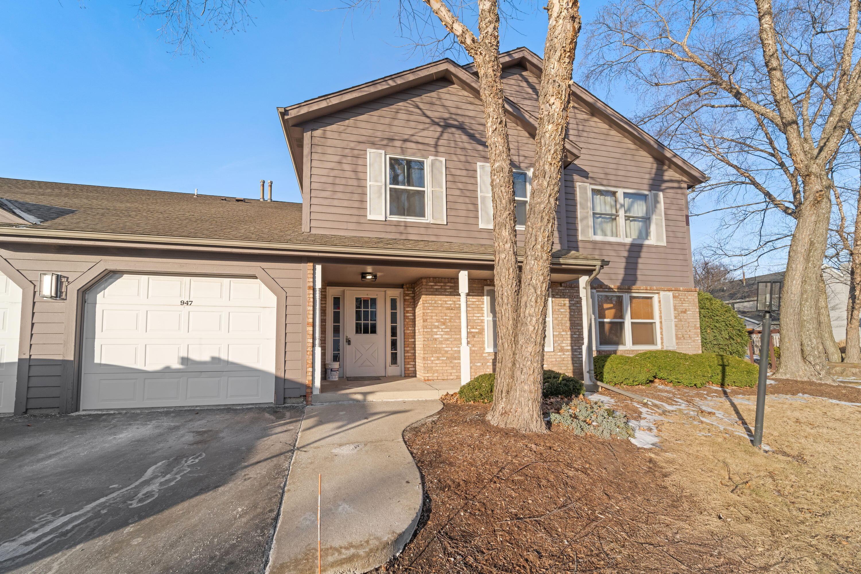 945 Crestwood Dr, 2C, Burlington