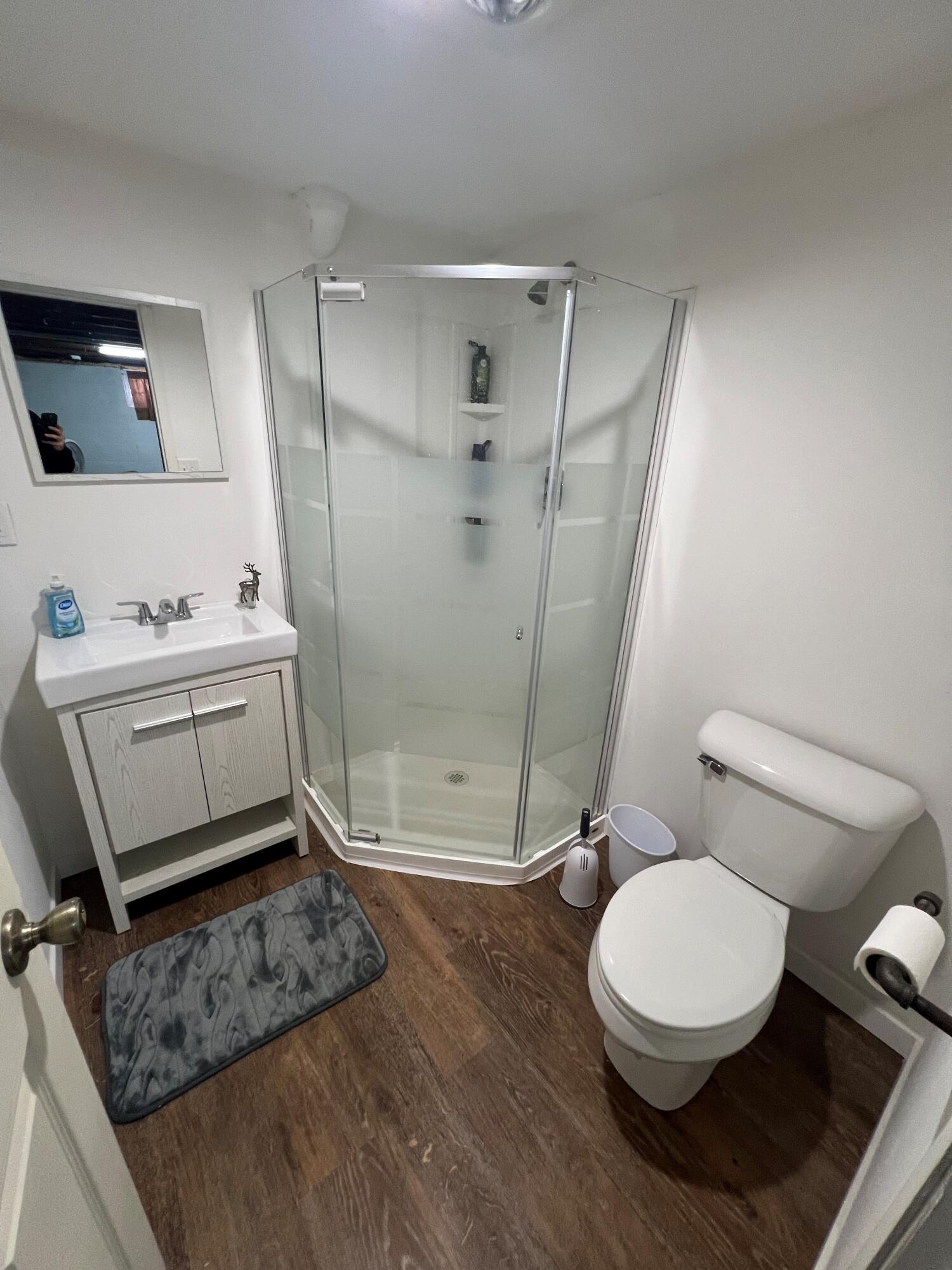 172 Clover Dr, Burlington