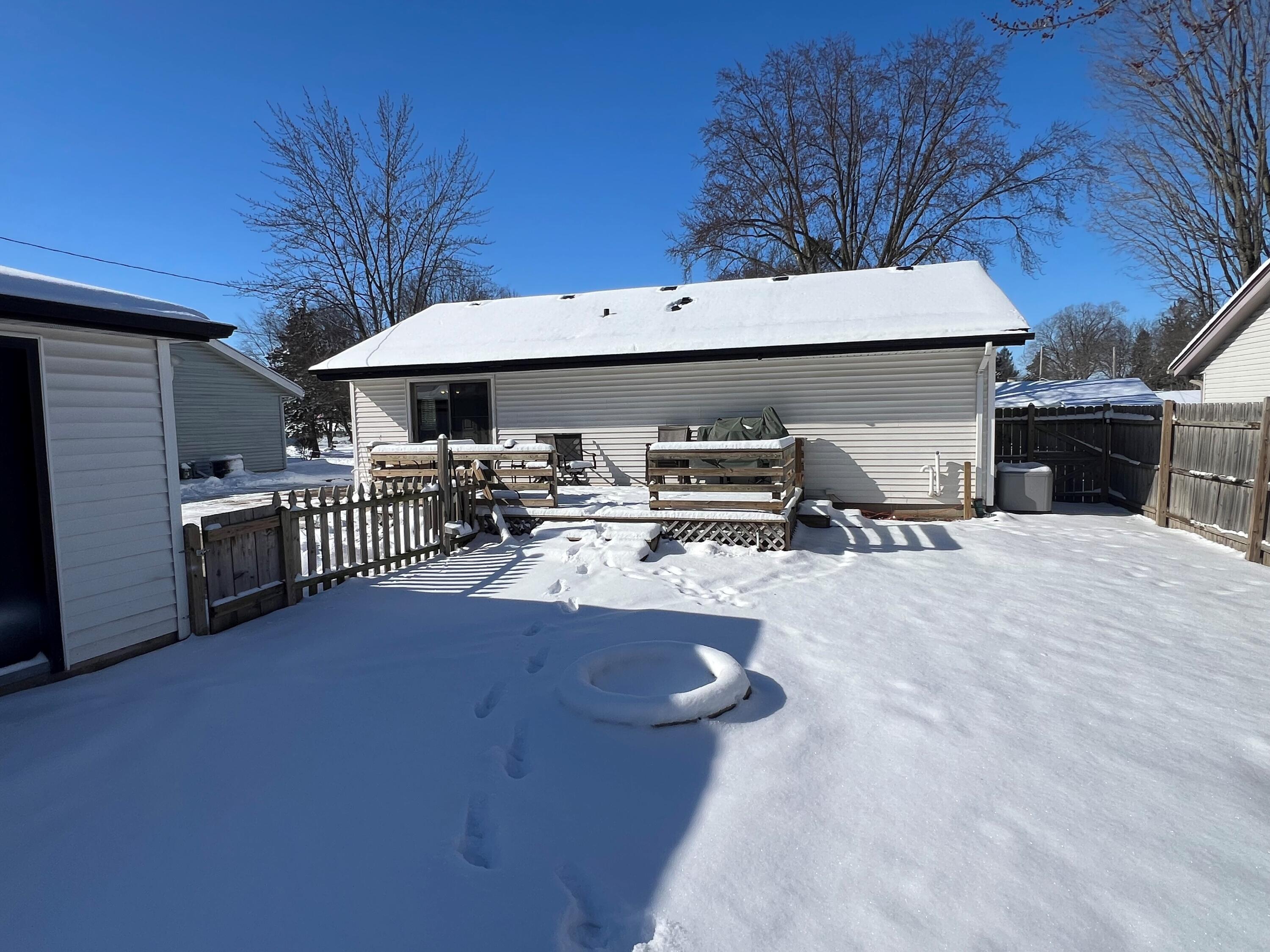 172 Clover Dr, Burlington