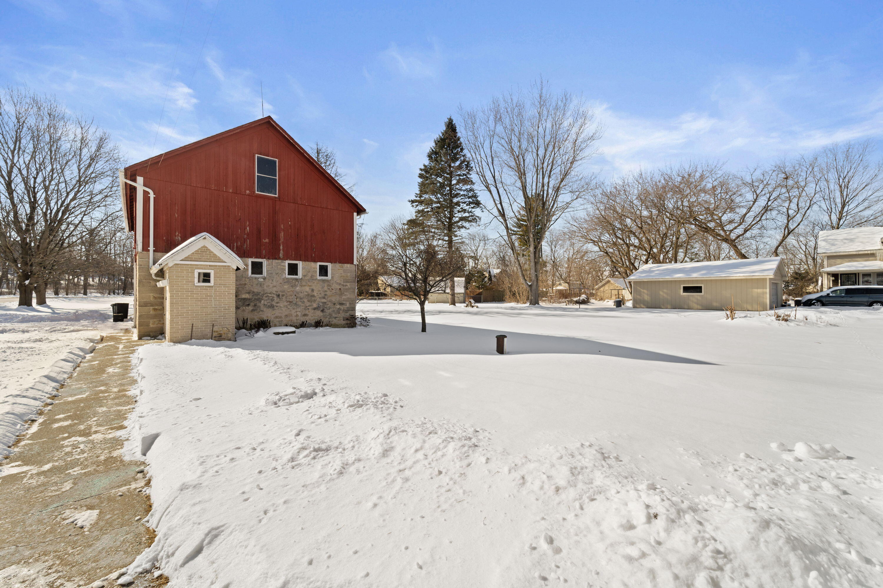 309 E Main St, Rochester