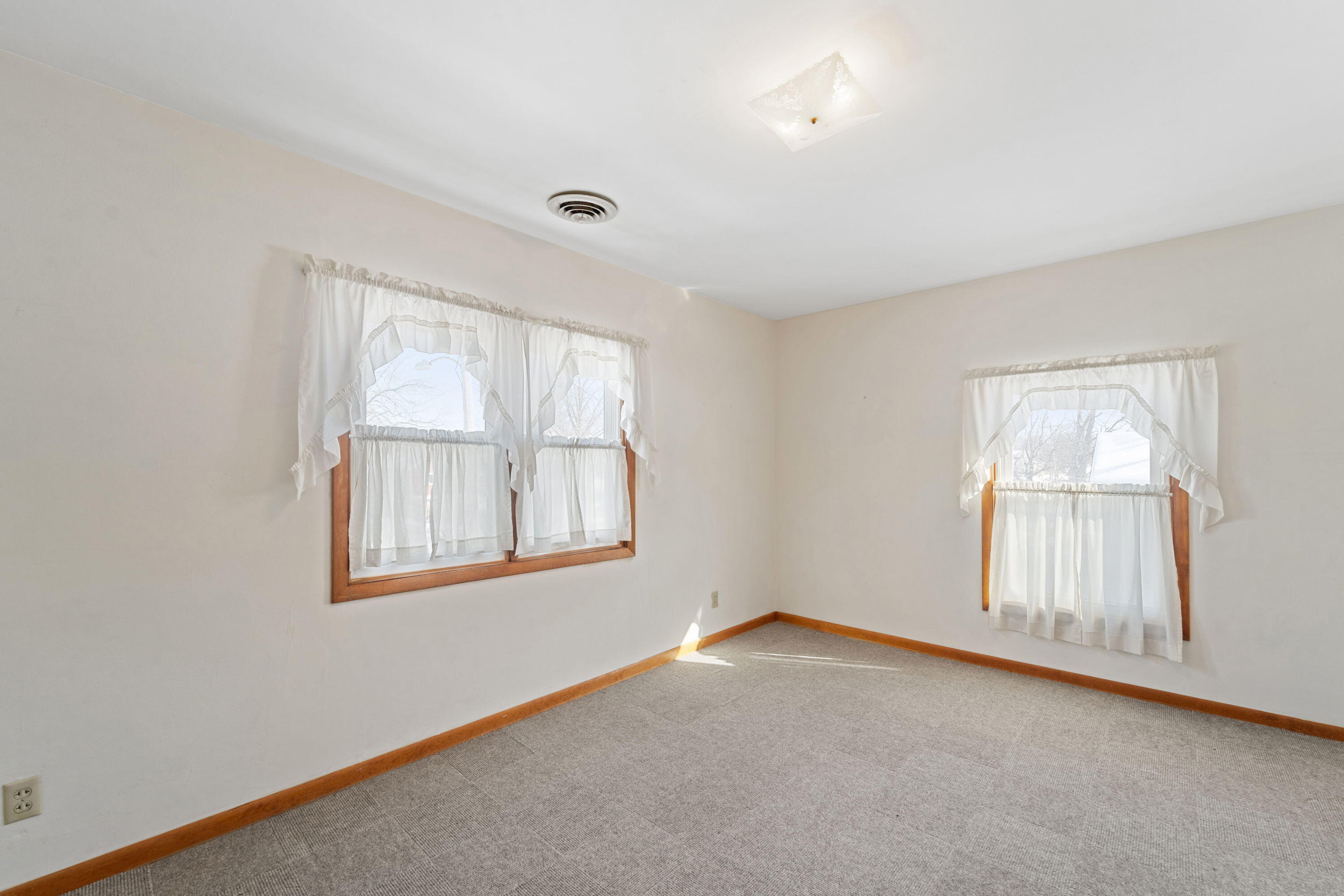 309 E Main St, Rochester