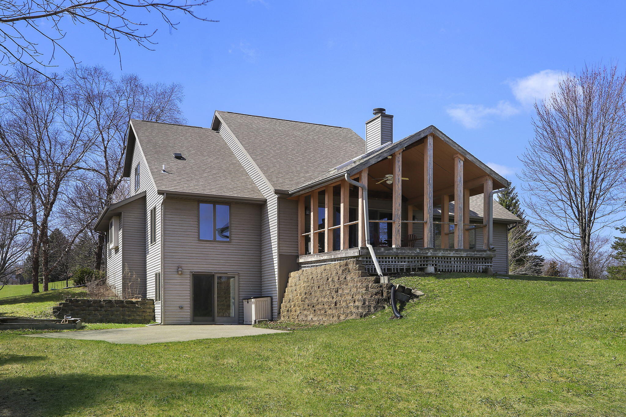 N6388 Paradise Dr