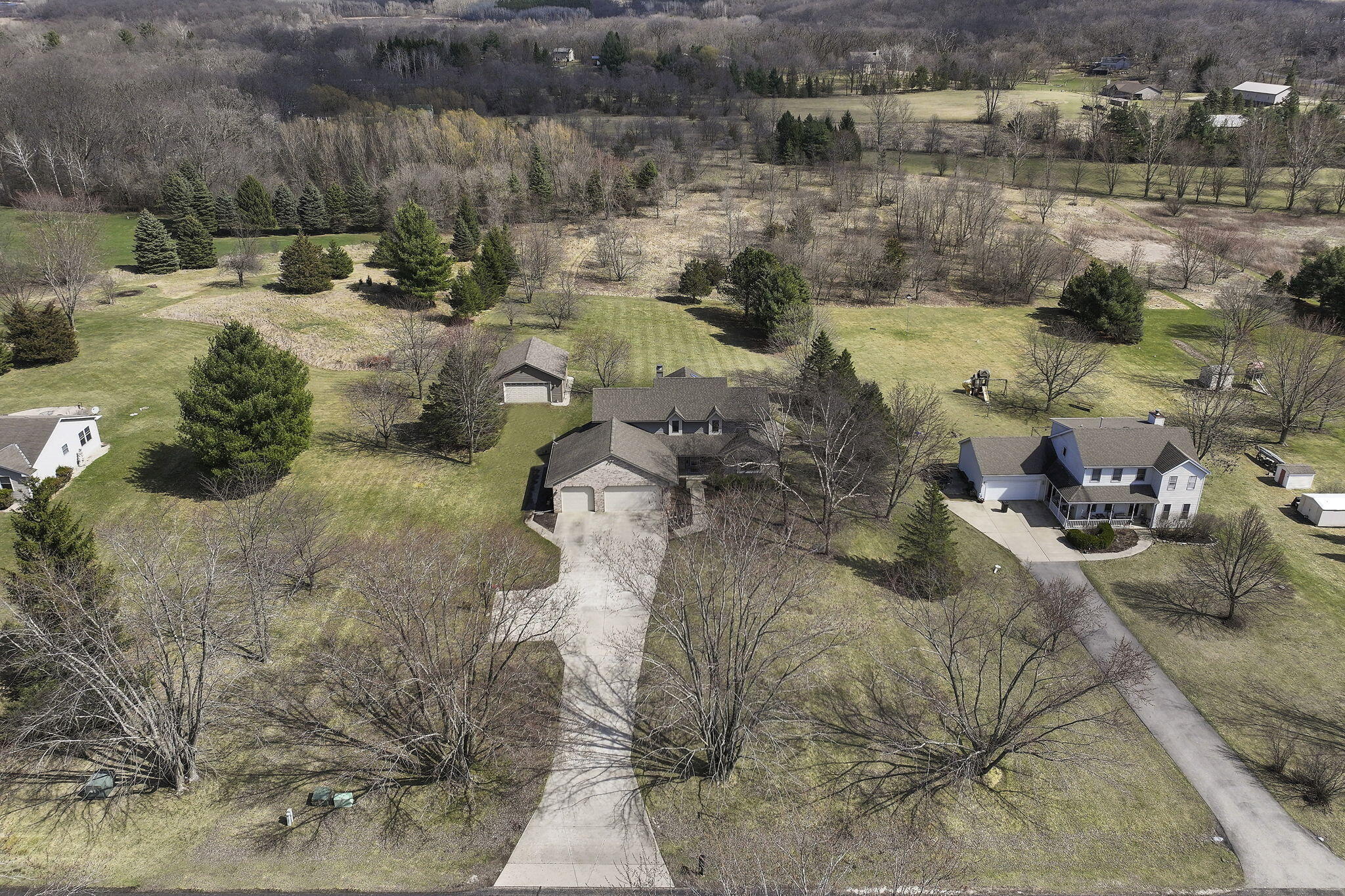 N6388 Paradise Dr