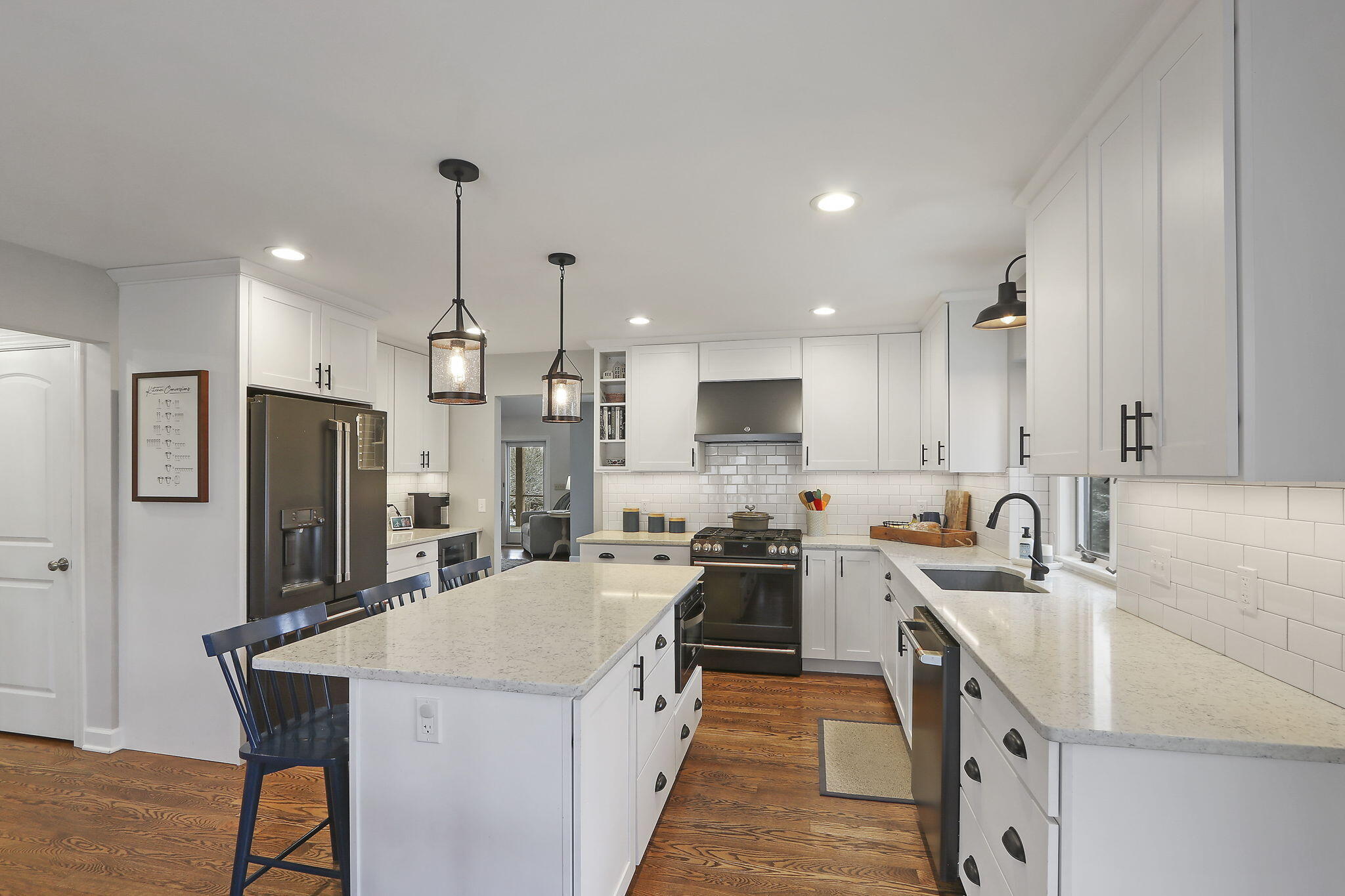 N6388 Paradise Dr
