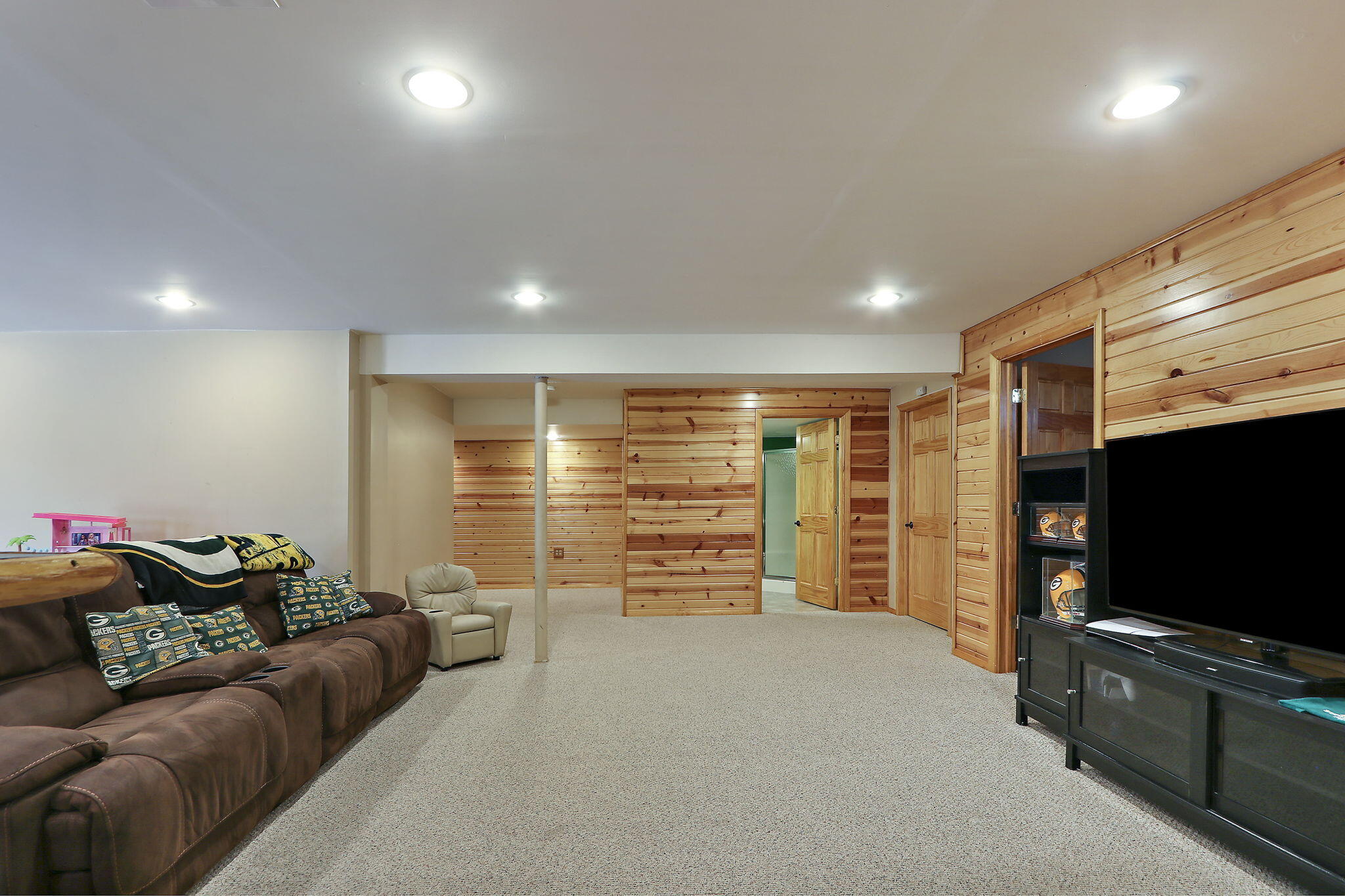 N6388 Paradise Dr