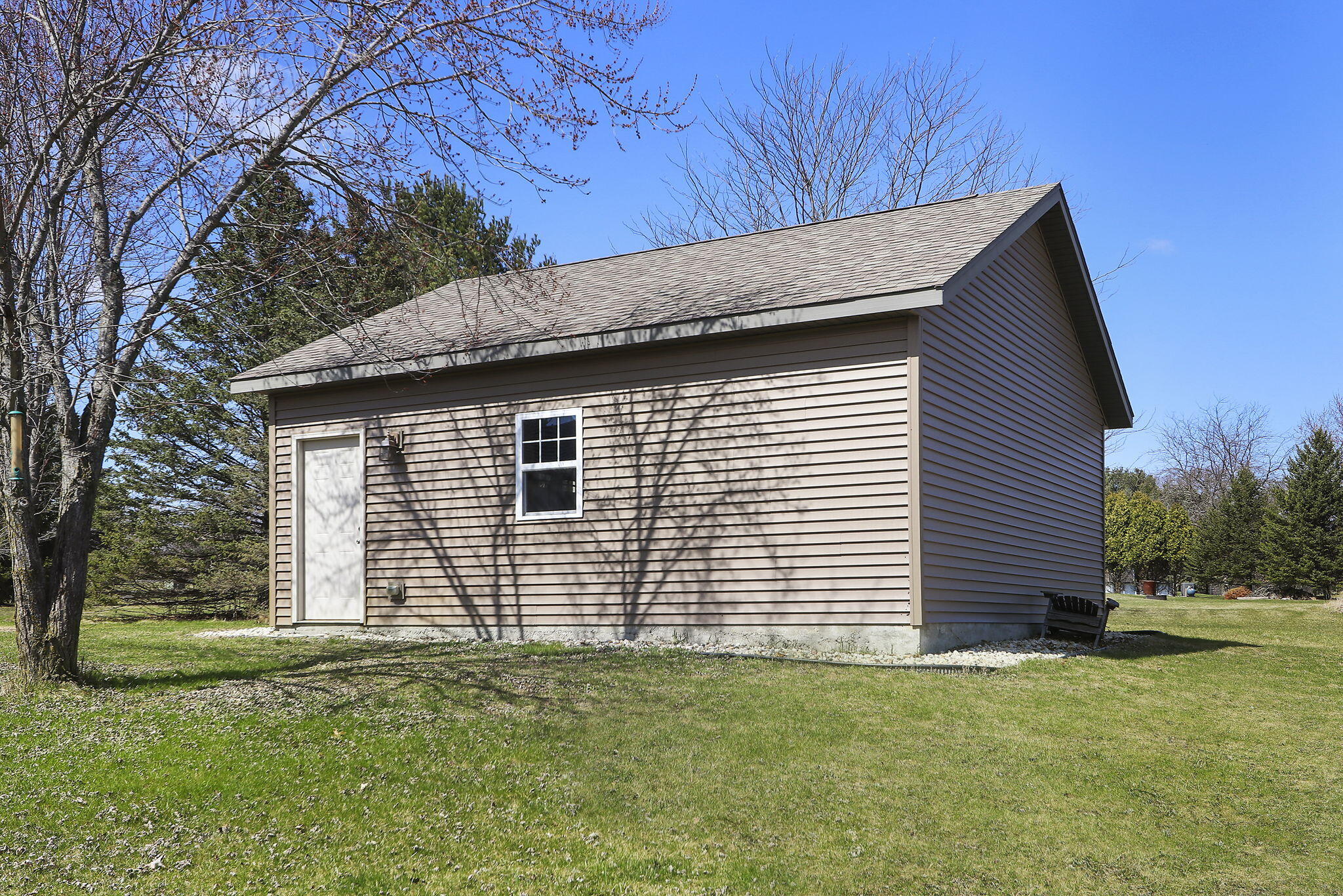 N6388 Paradise Dr