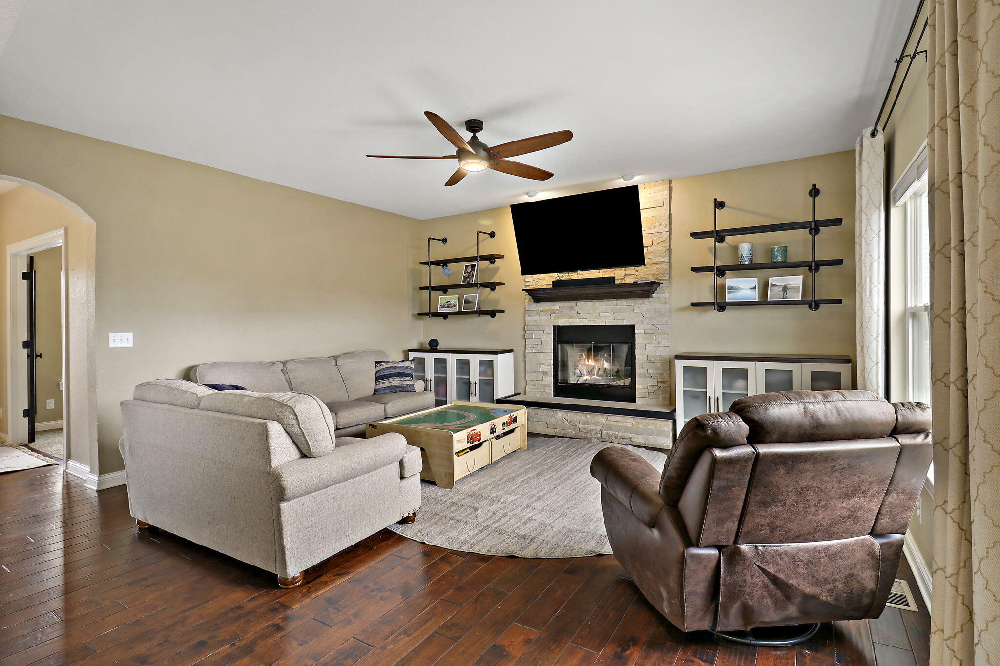 1416 Devon Rd, Burlington