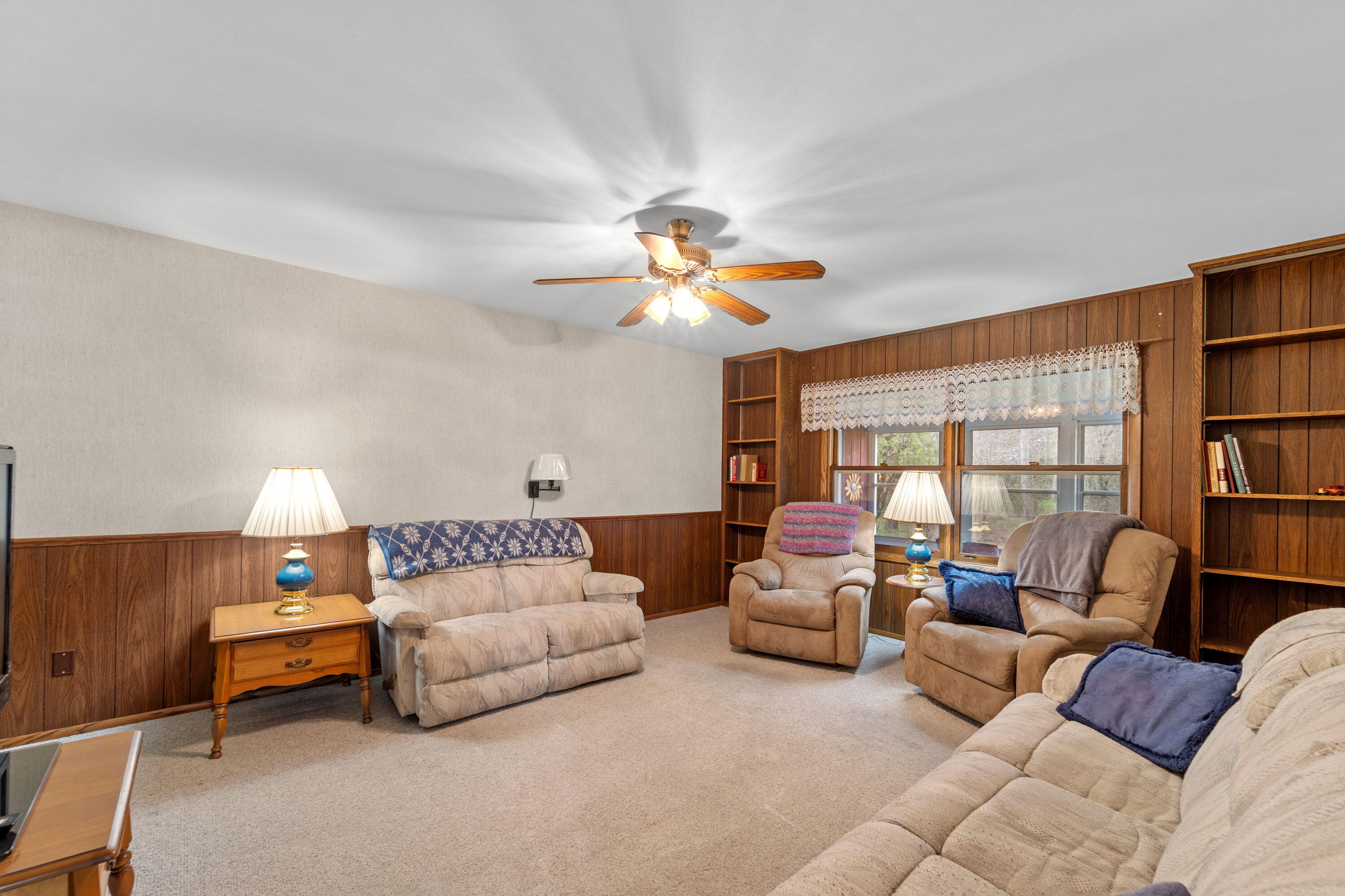 356 Robins Run, Burlington