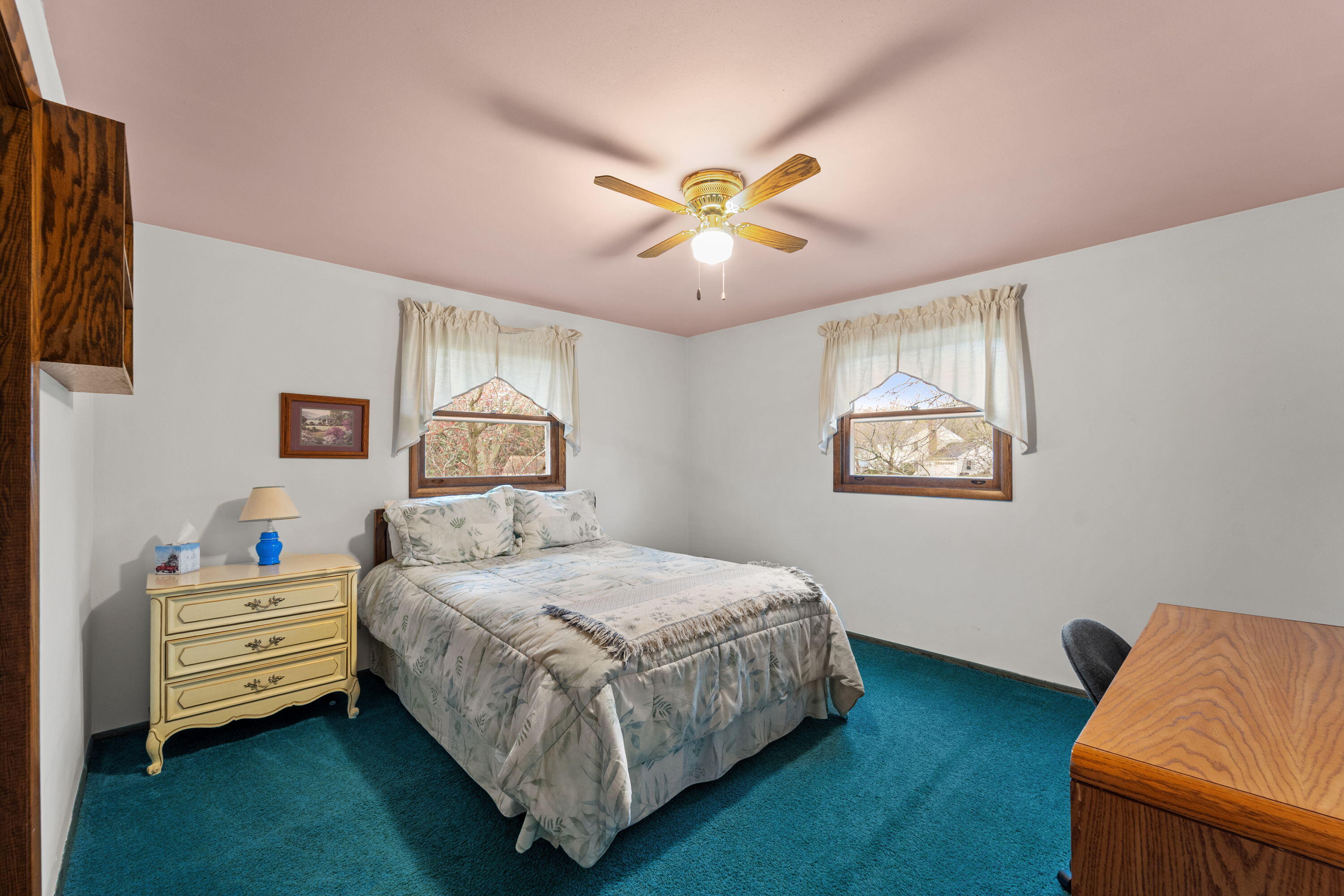 356 Robins Run, Burlington