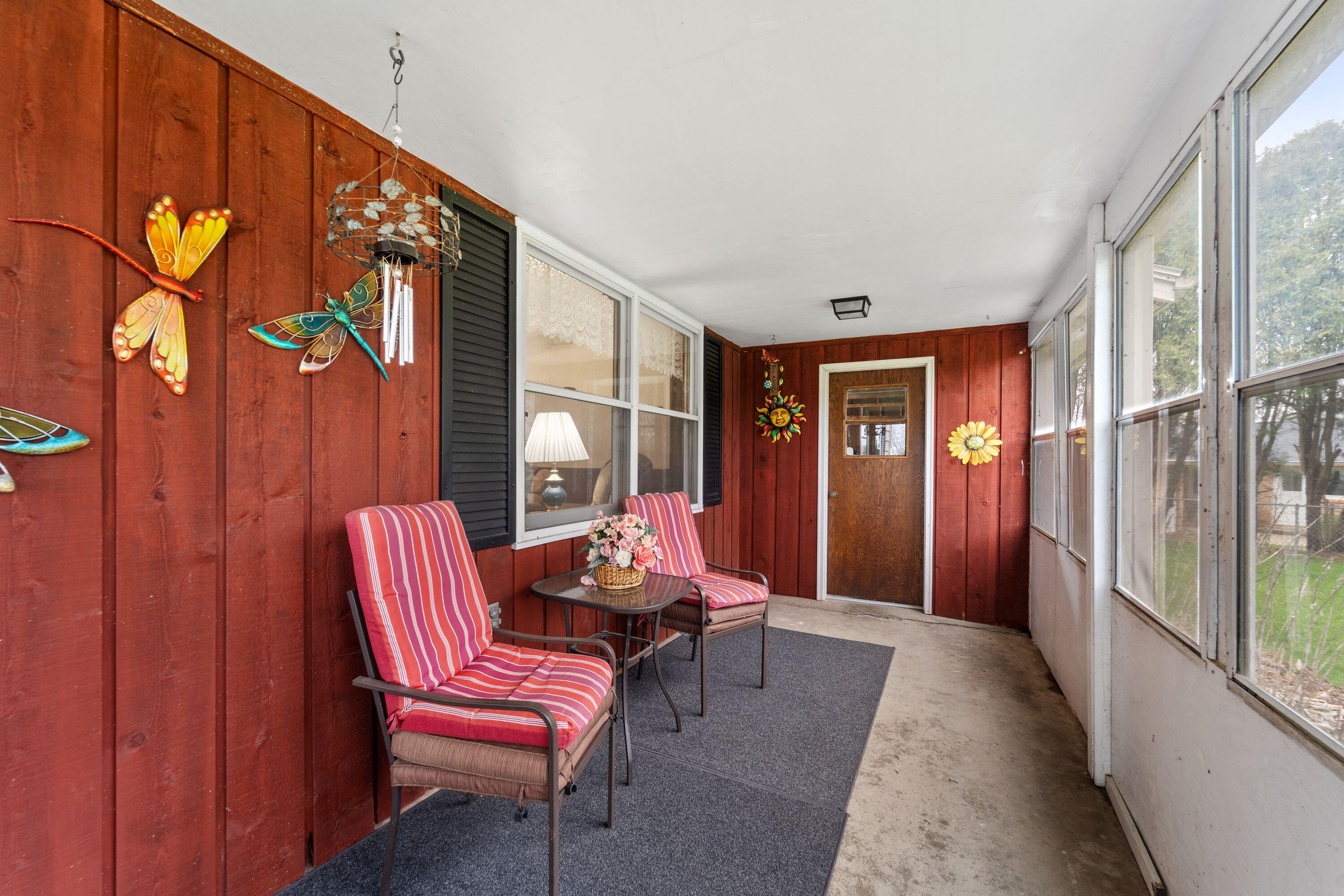 356 Robins Run, Burlington