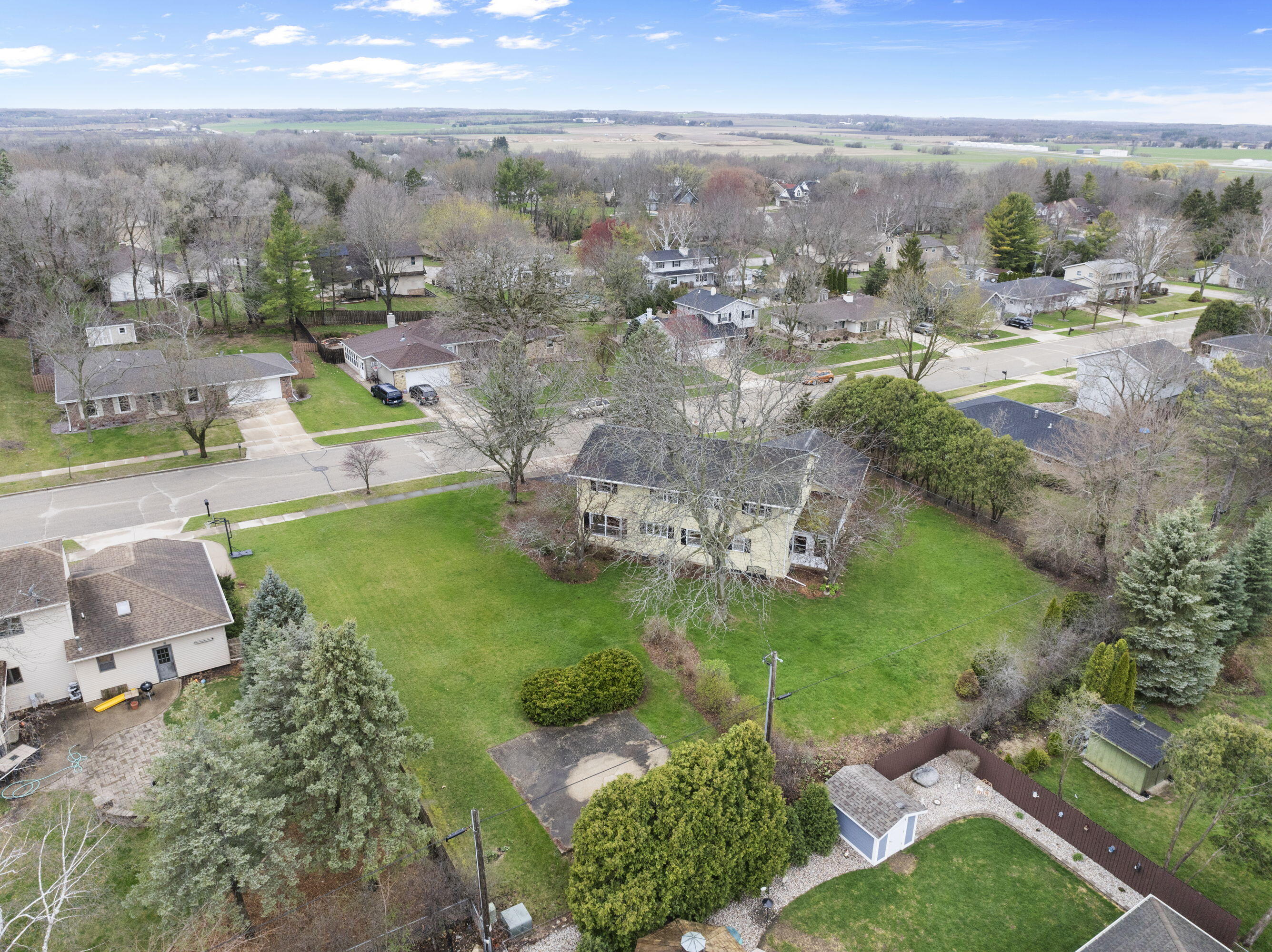 356 Robins Run, Burlington
